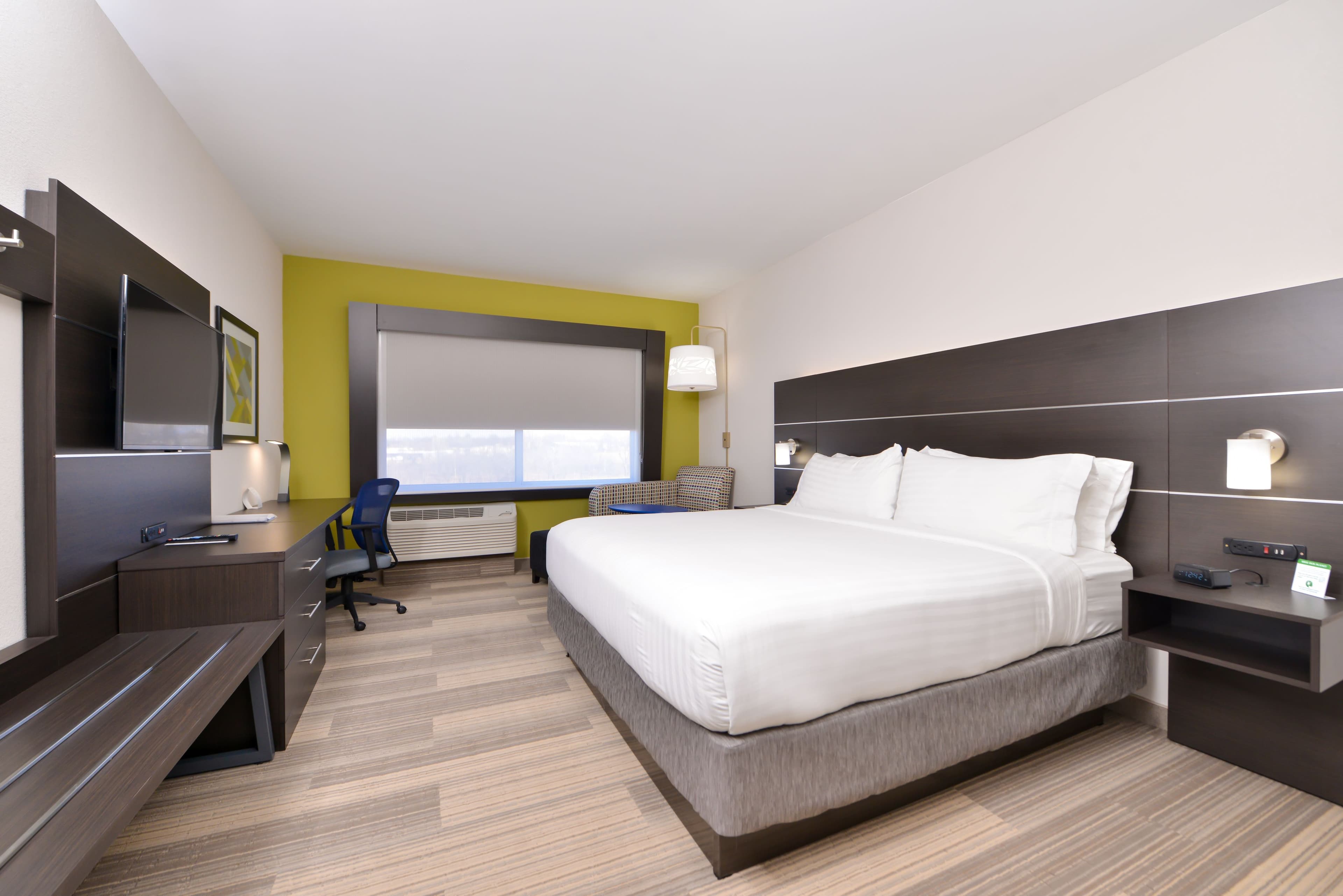 Holiday Inn Express & Suites Lee's Summit - Kansas City - Image 5