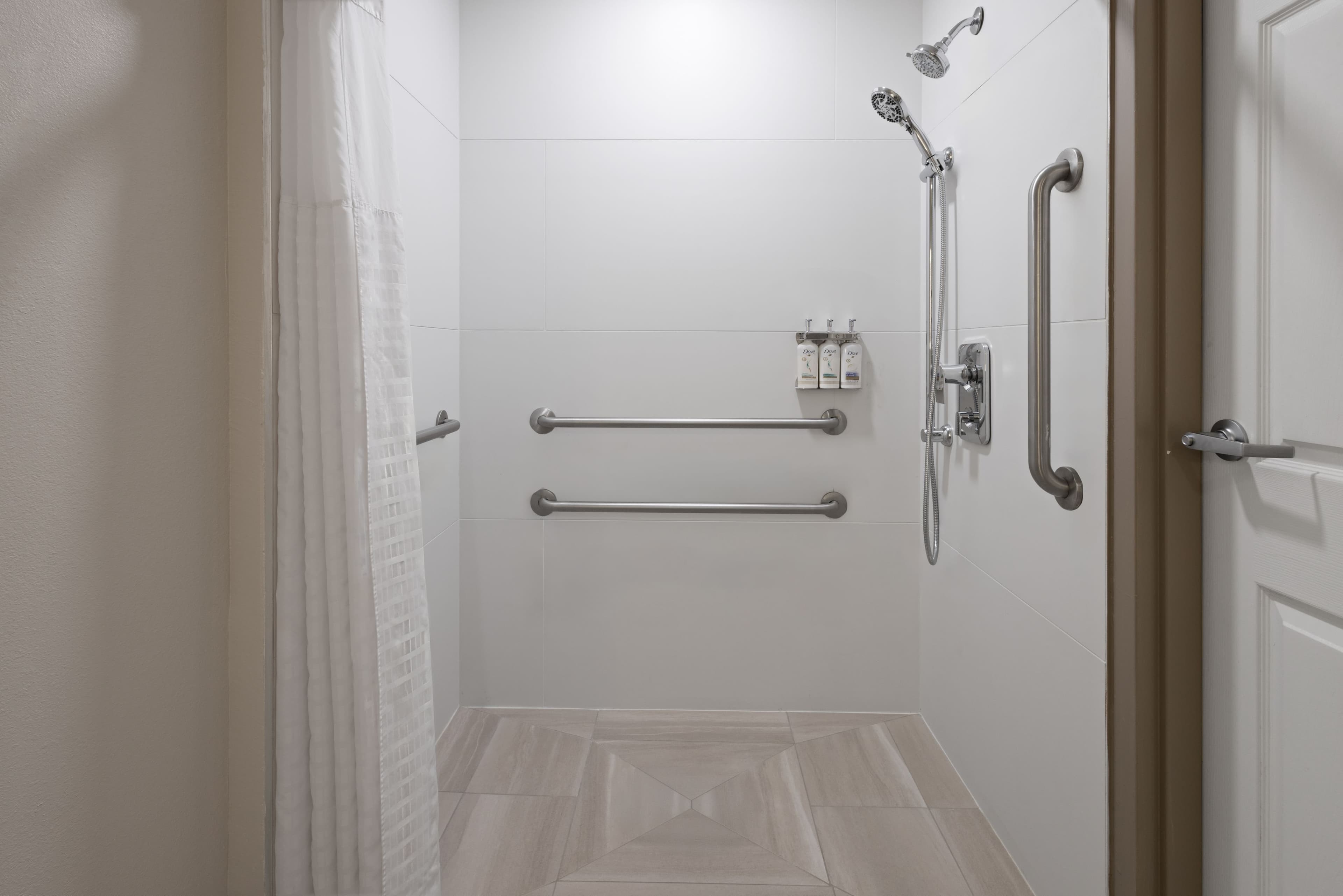 Holiday Inn Express & Suites Leesburg - Historic District — 13