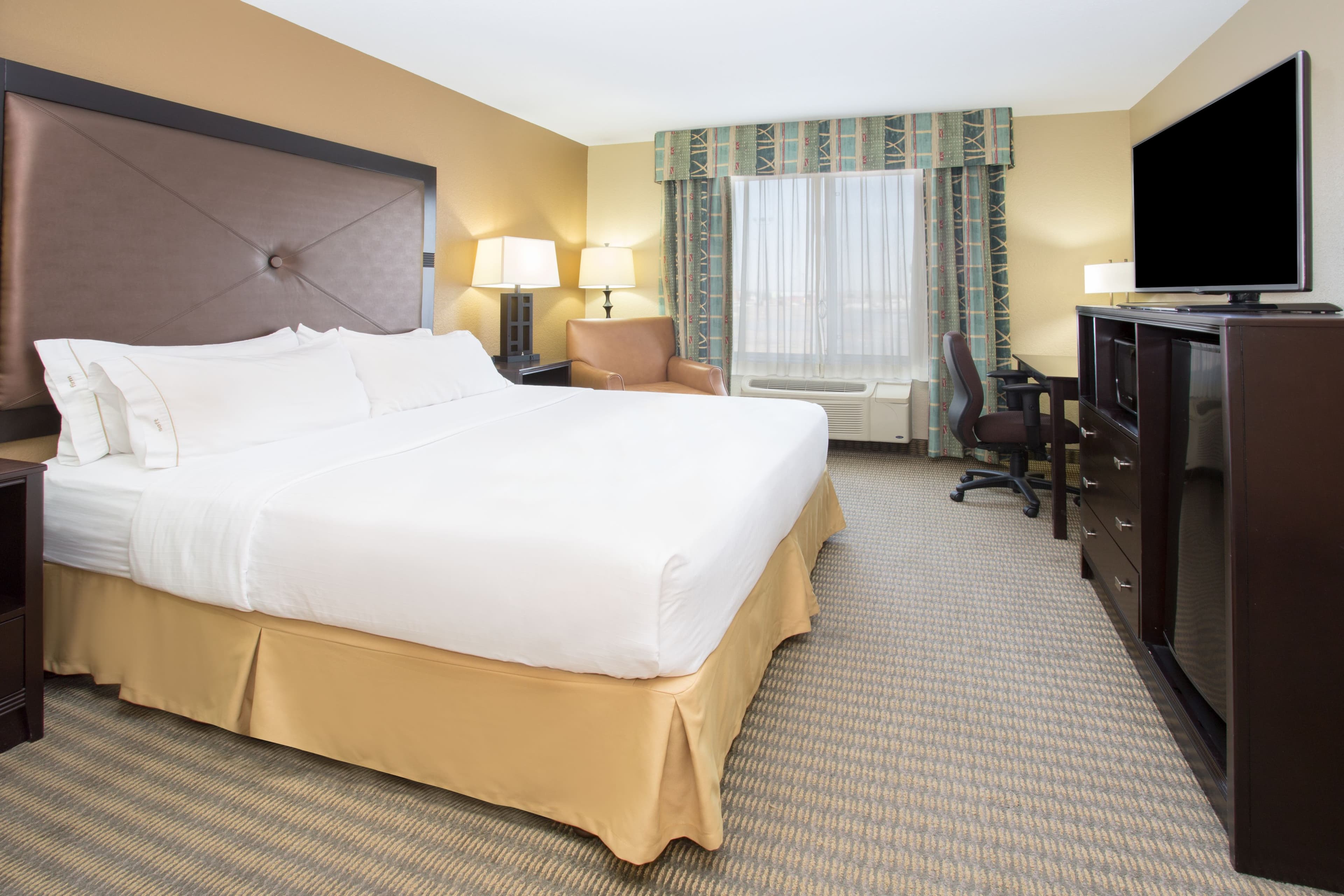Holiday Inn Express & Suites Lexington — 7