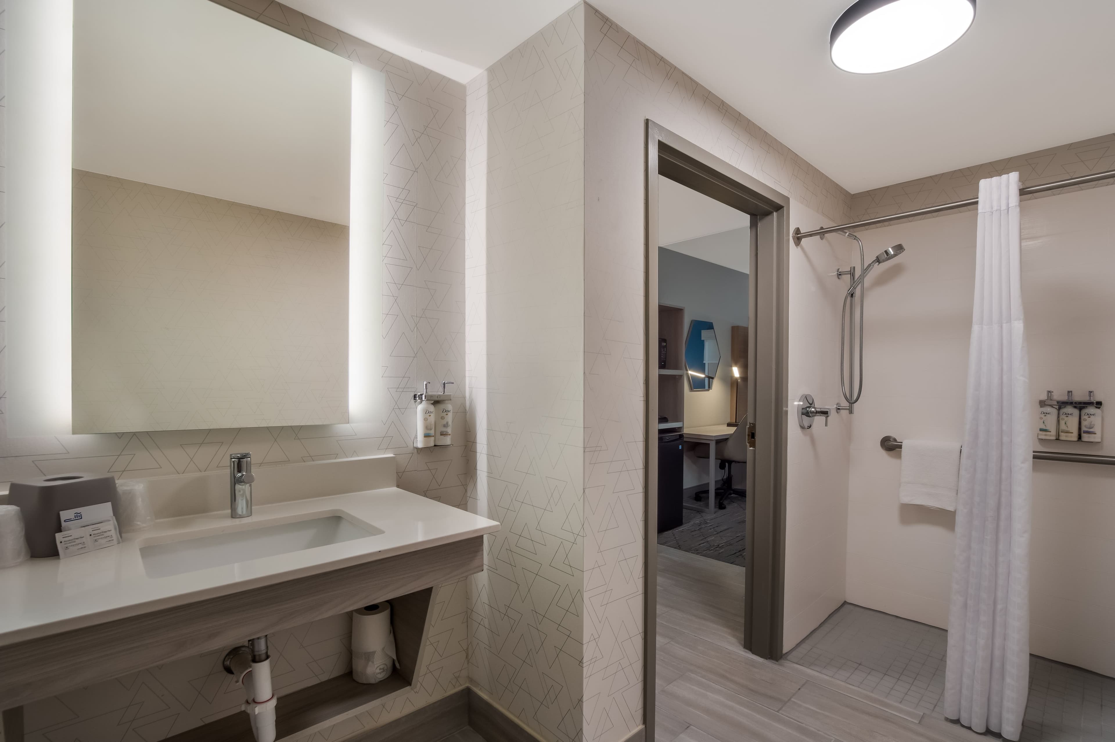 Holiday Inn Express & Suites Lexington — 10