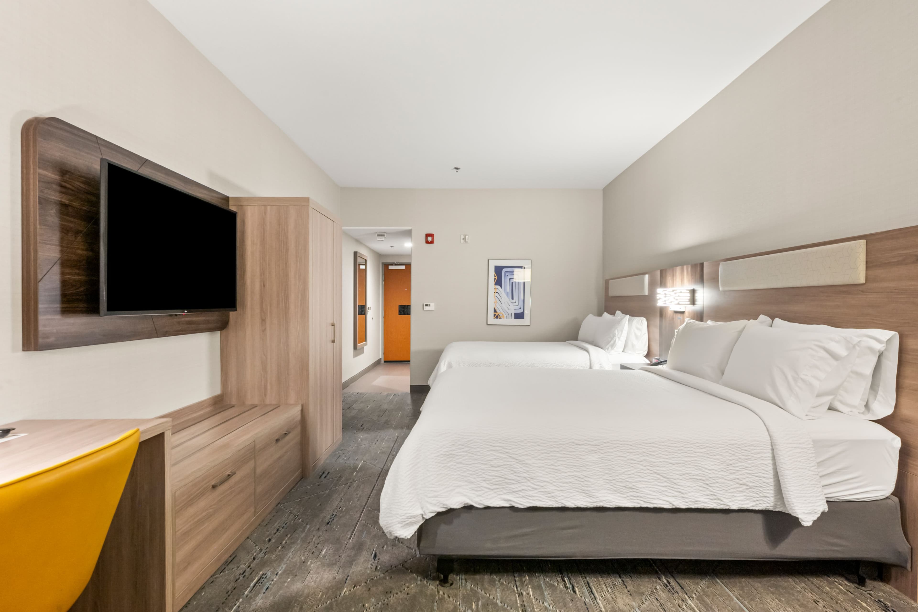 Holiday Inn Express & Suites Lincoln-Roseville Area — 9