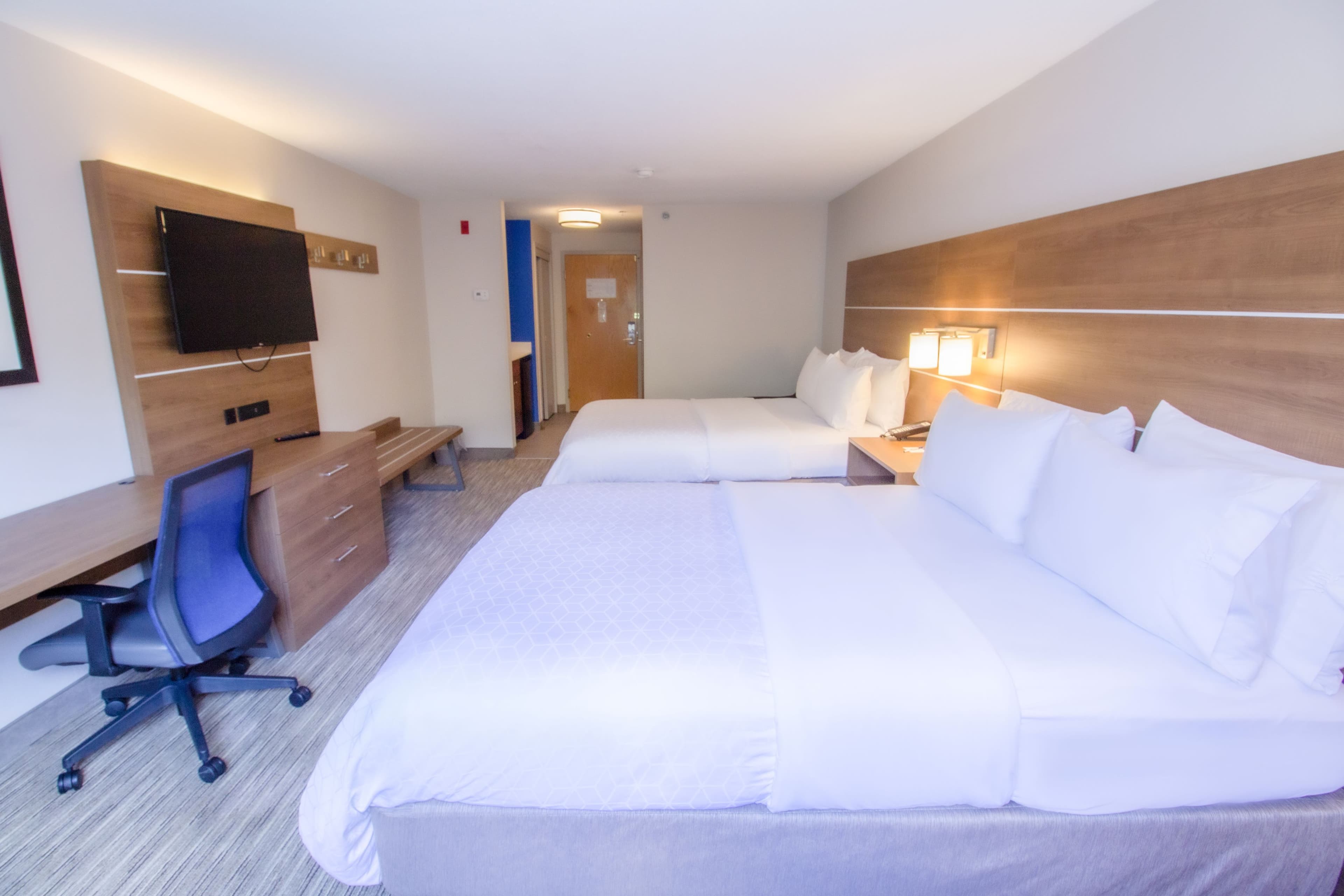 Holiday Inn Express & Suites Lincoln East - White Mountains — 24