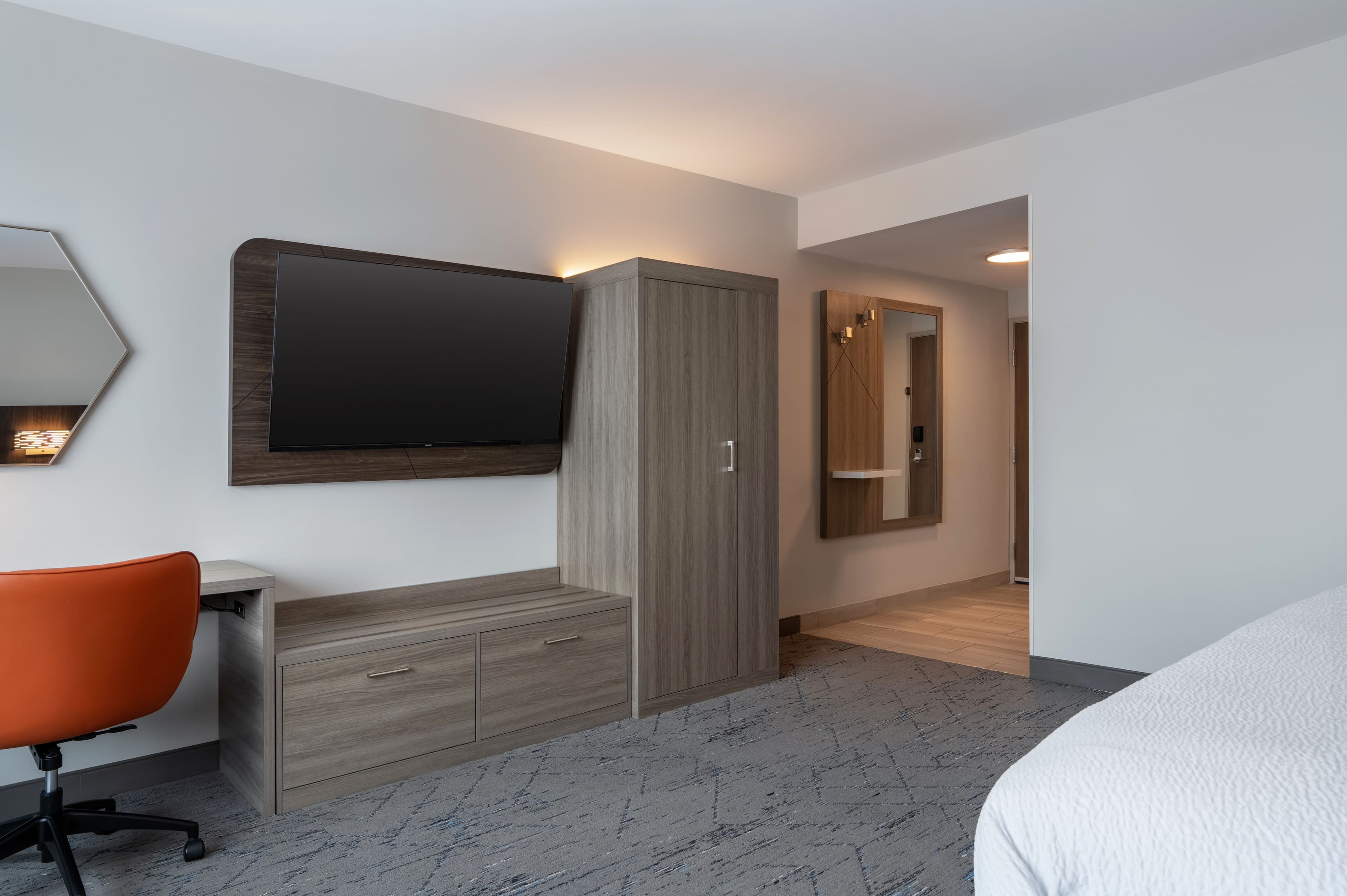 Holiday Inn Express & Suites Linden - Newark South — 10