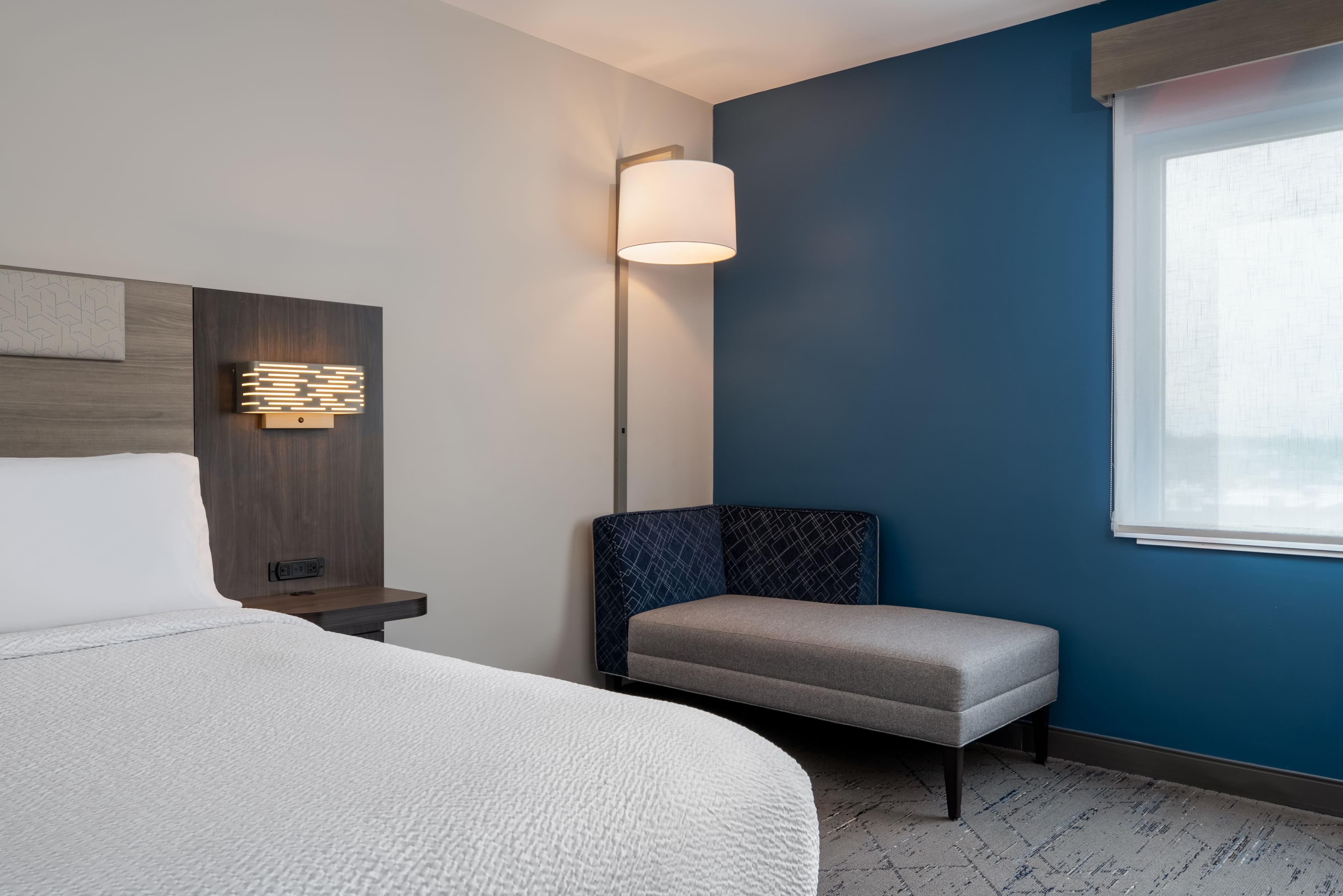 Holiday Inn Express & Suites Linden - Newark South — 11
