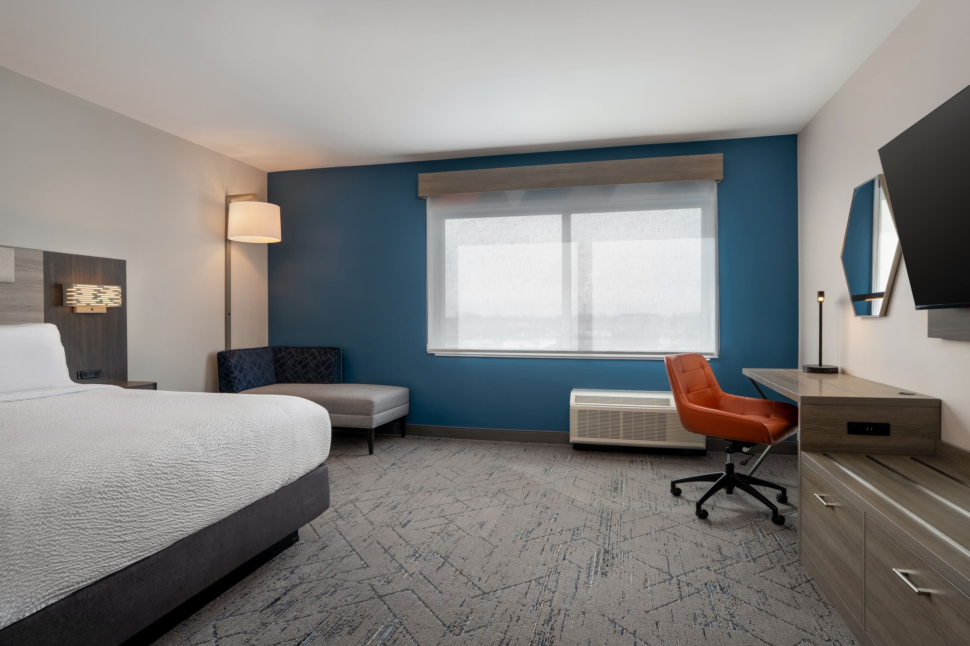 Holiday Inn Express & Suites Linden - Newark South — 12