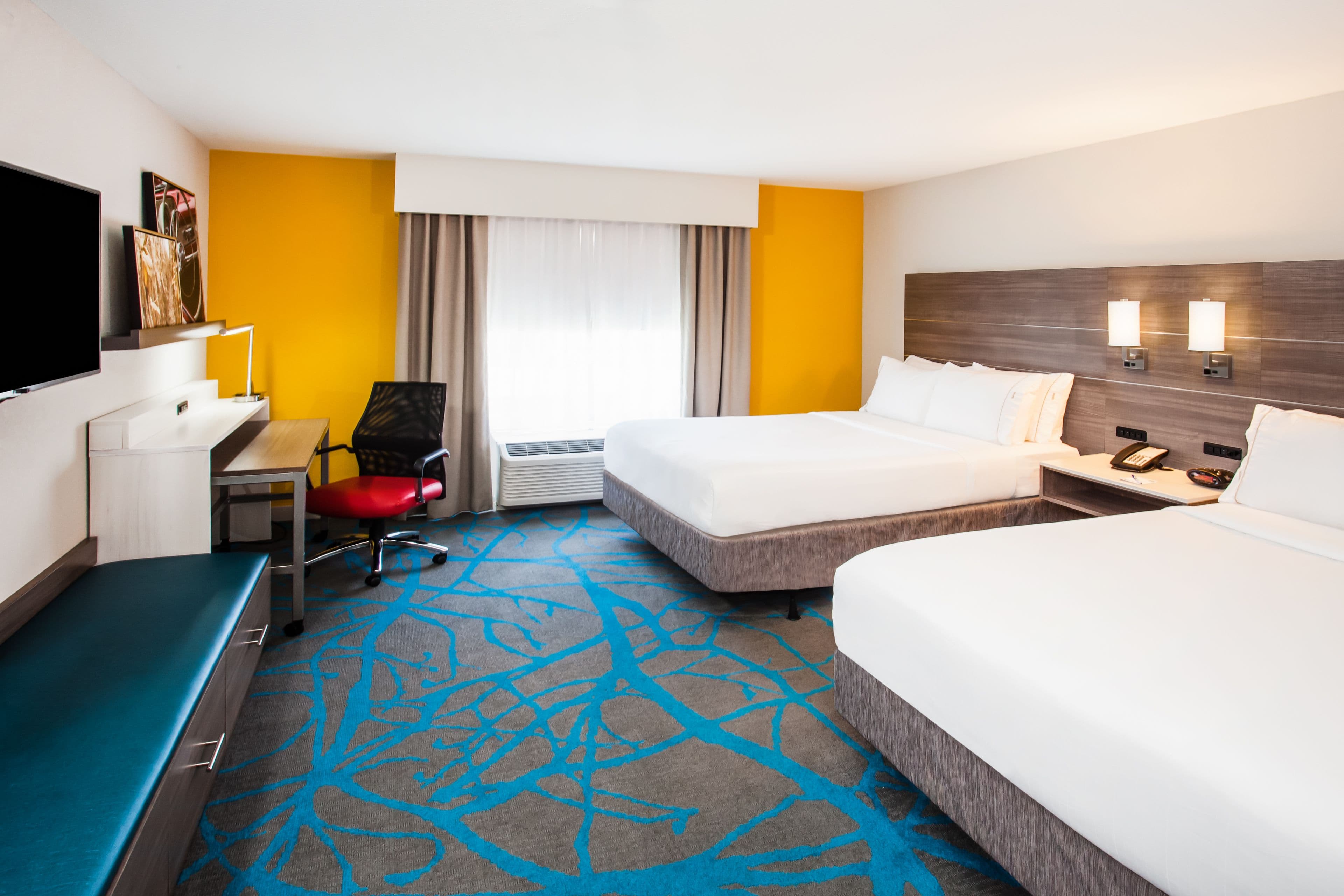 Holiday Inn Express & Suites Litchfield West — 27