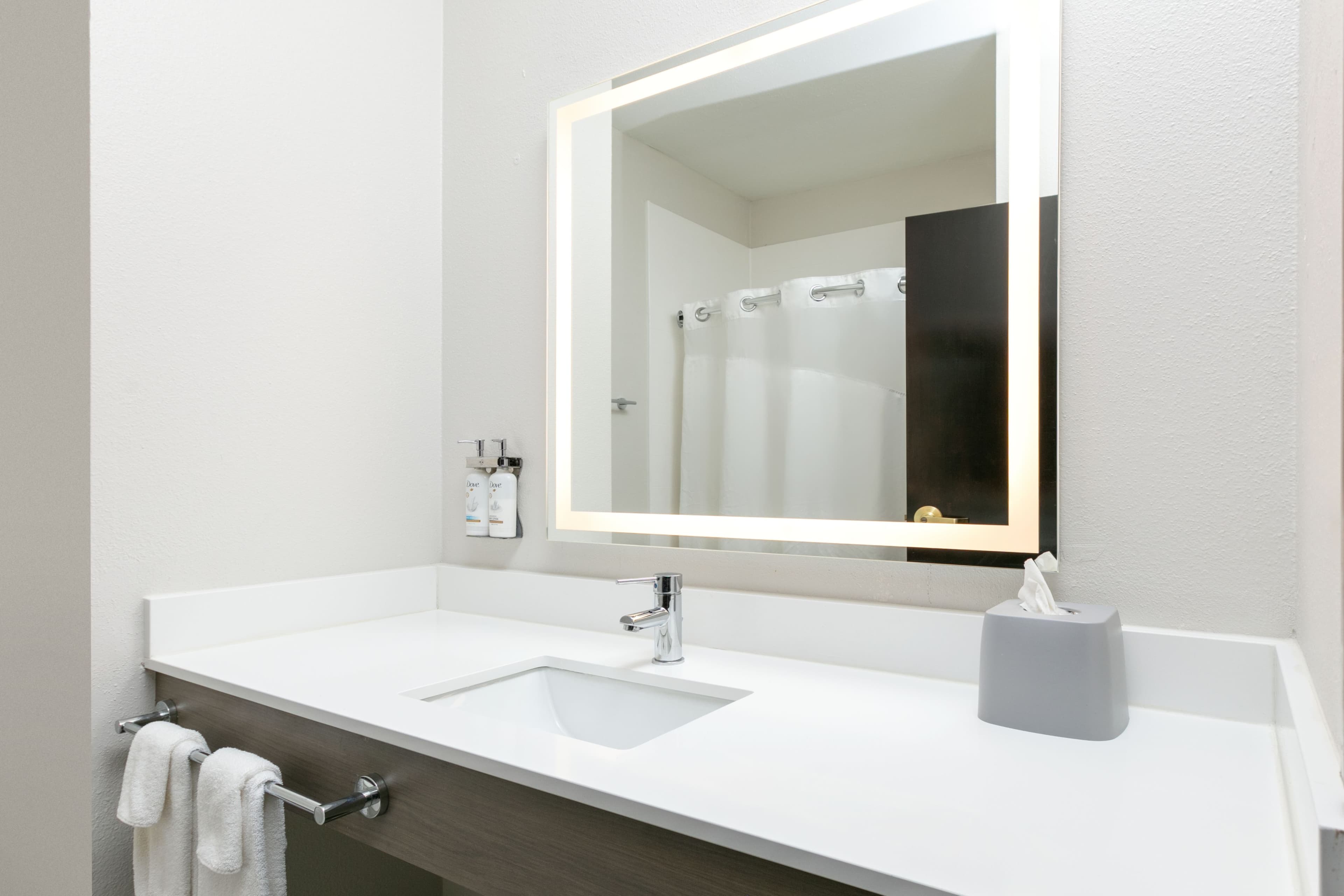 Holiday Inn Express & Suites Livingston — 6