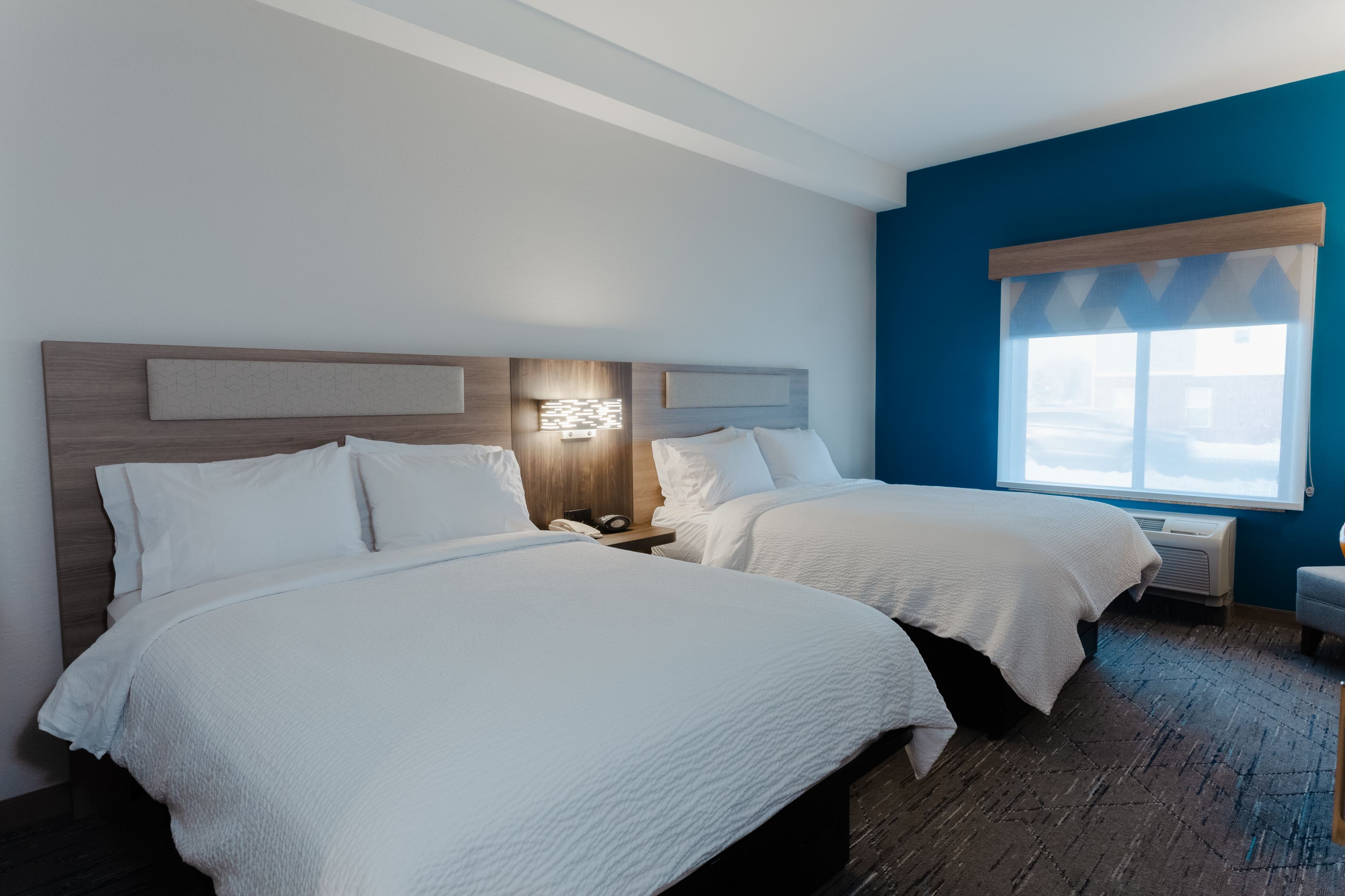 Holiday Inn Express & Suites Logan — 7