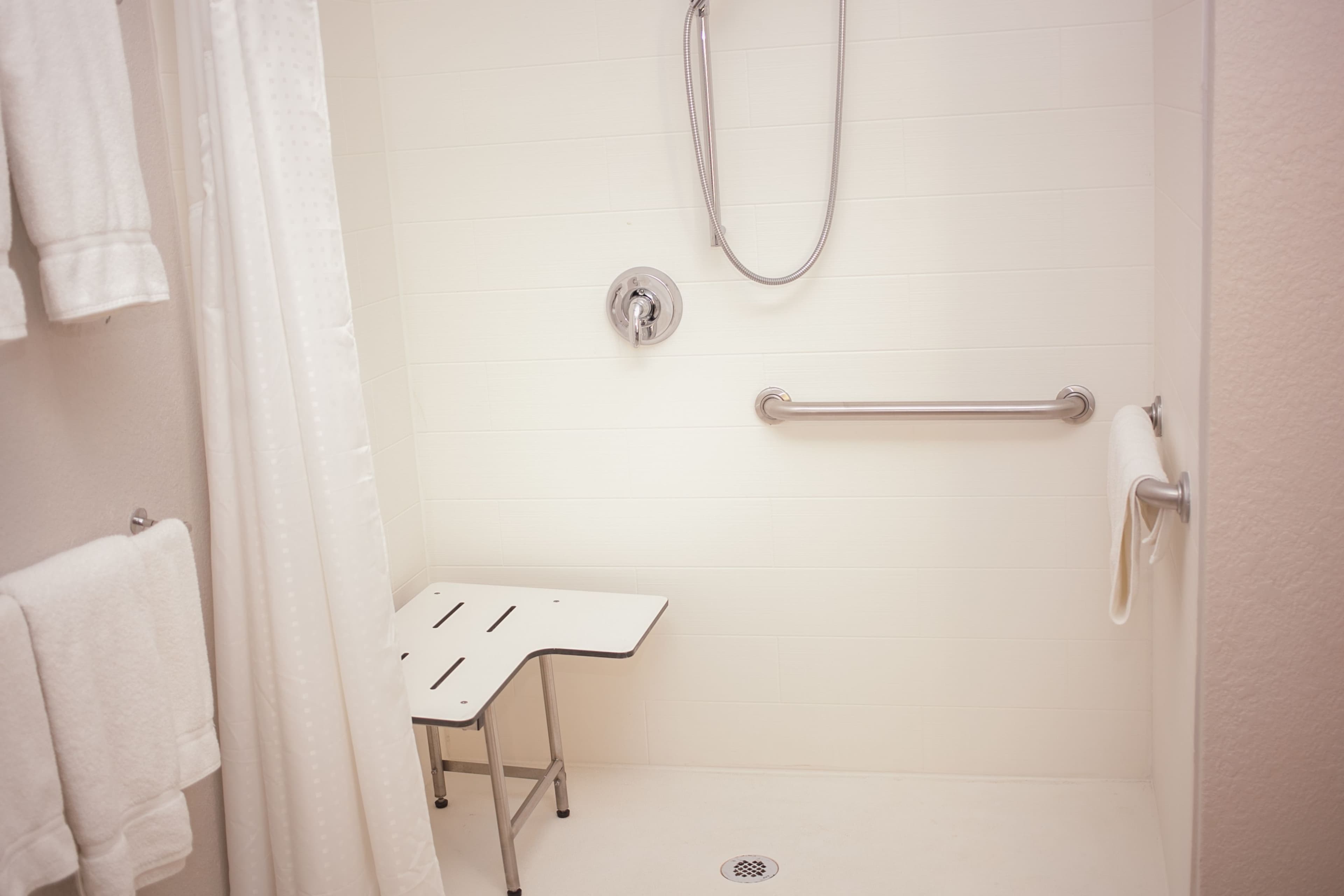 Holiday Inn Express & Suites Logan — 8