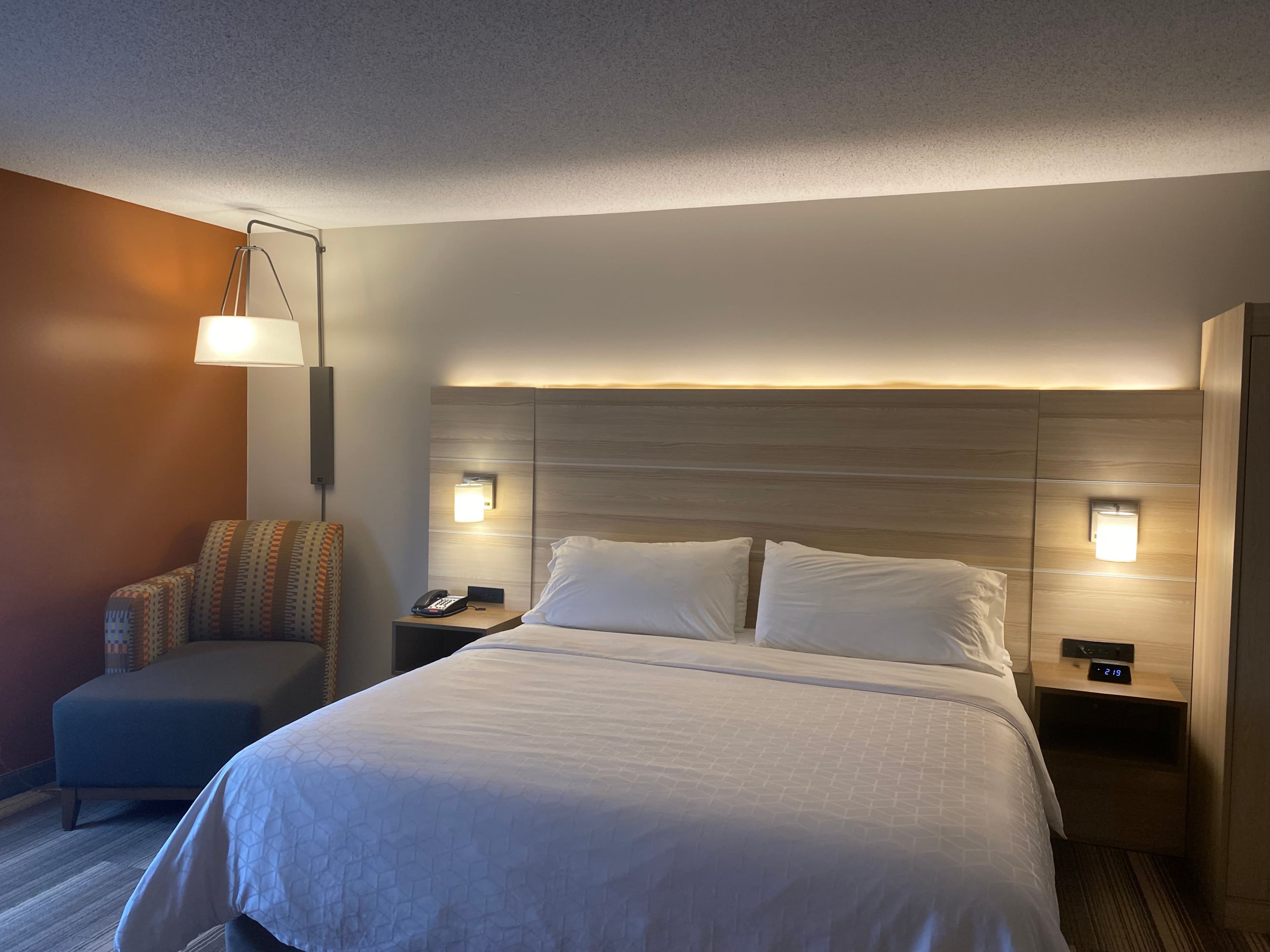 Holiday Inn Express & Suites Logansport — 8