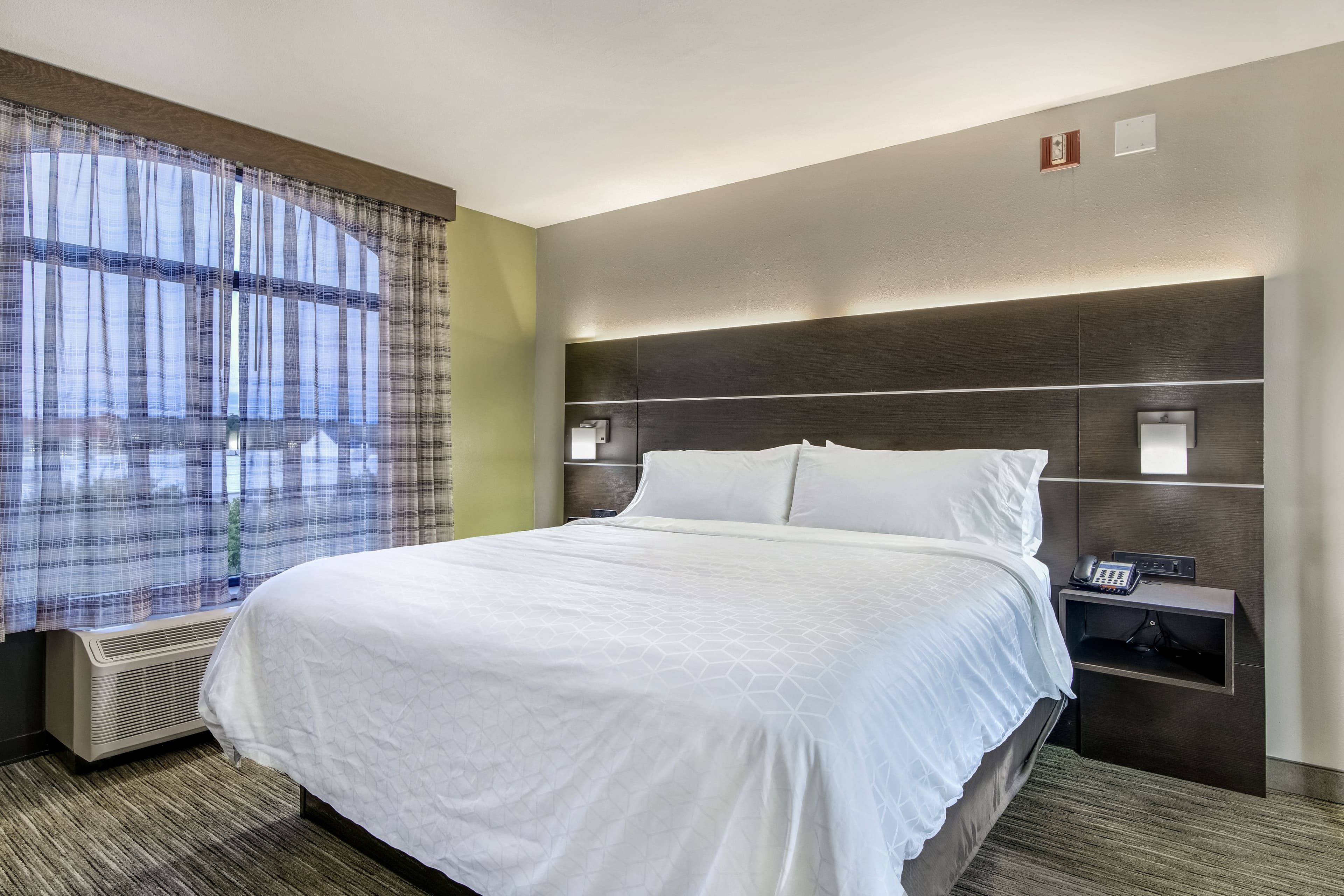 Holiday Inn Express & Suites Longview North — 11