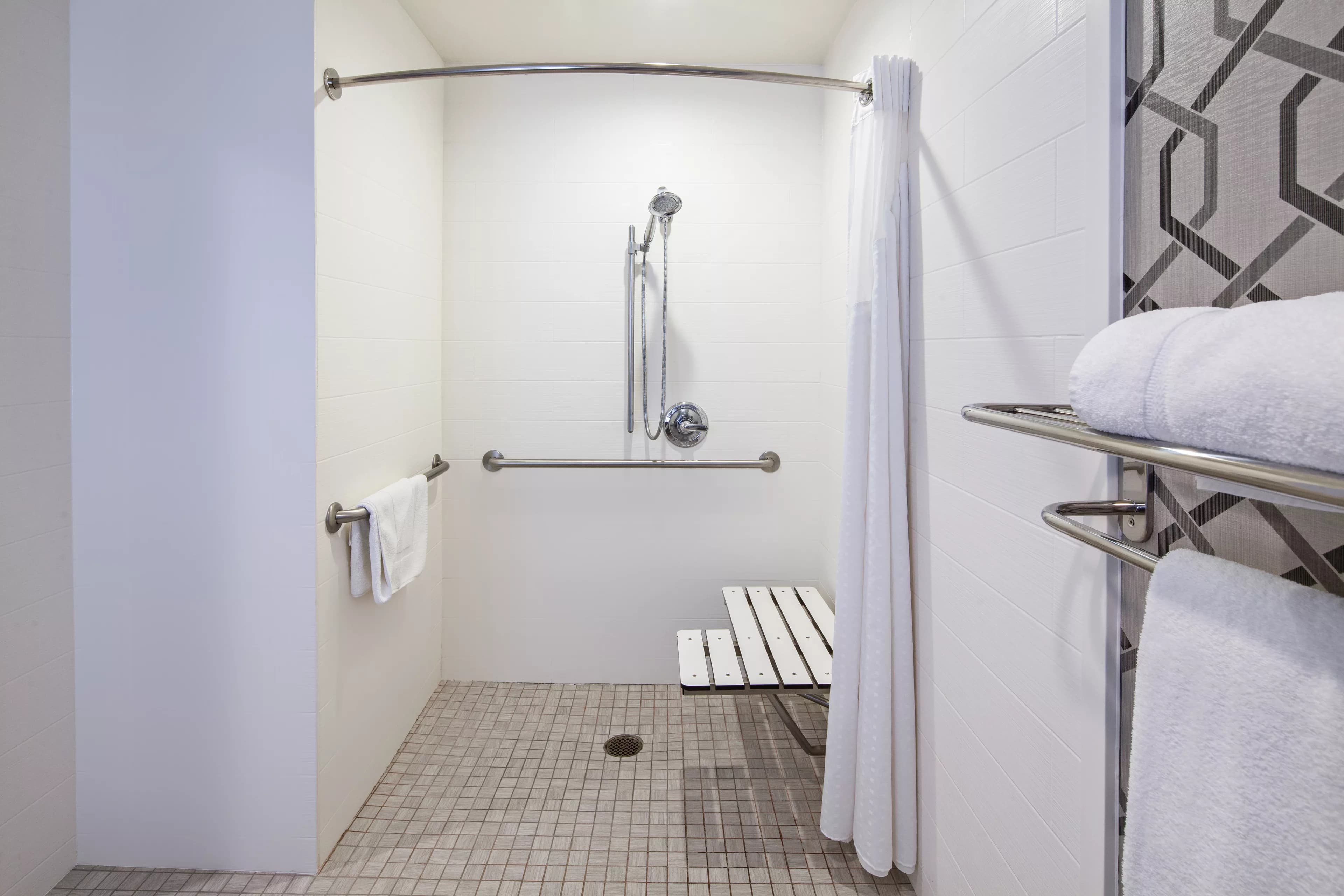 Holiday Inn Express & Suites Hollywood Walk Of Fame — 51