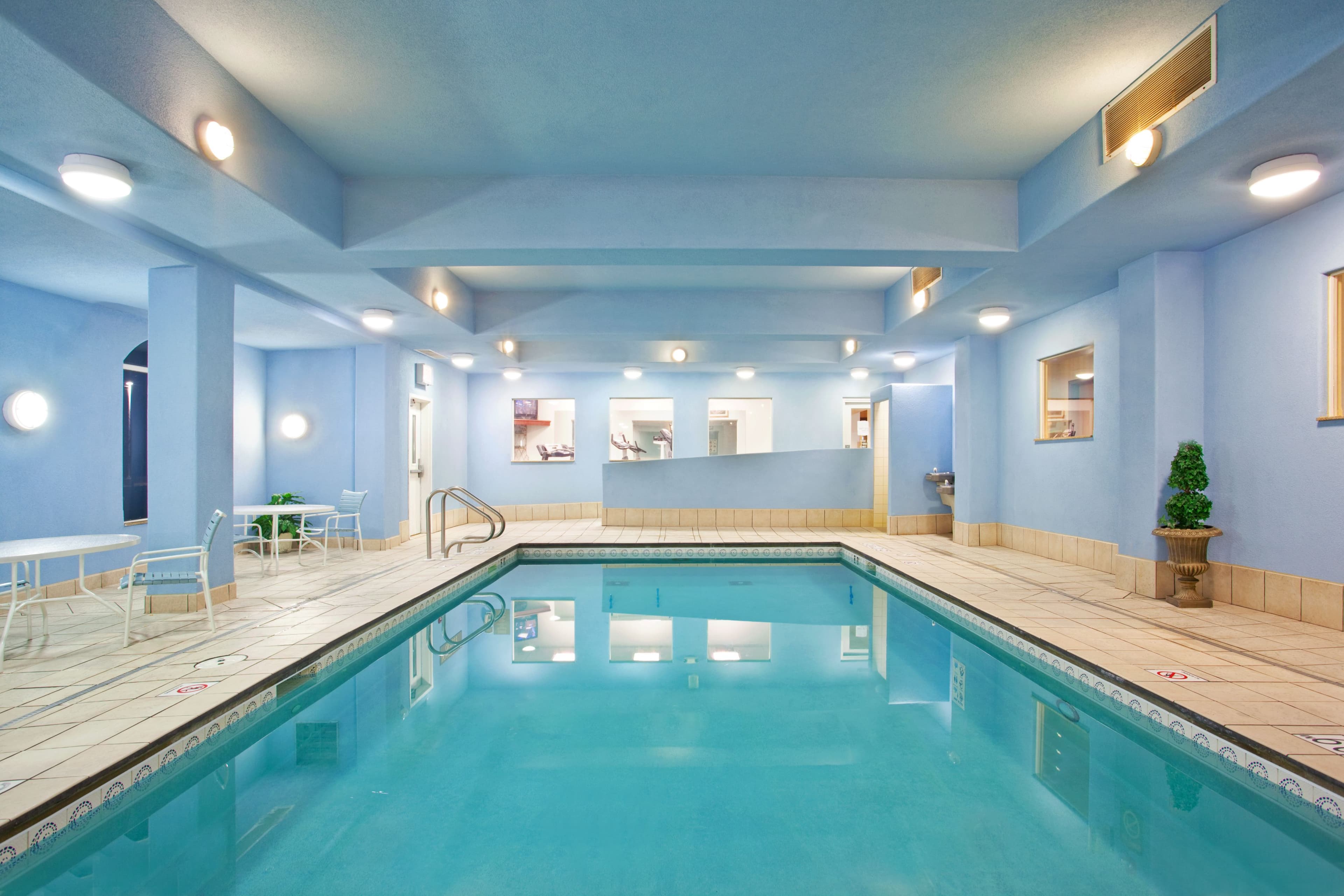 Holiday Inn Express & Suites Rockford-Loves Park - Image 1