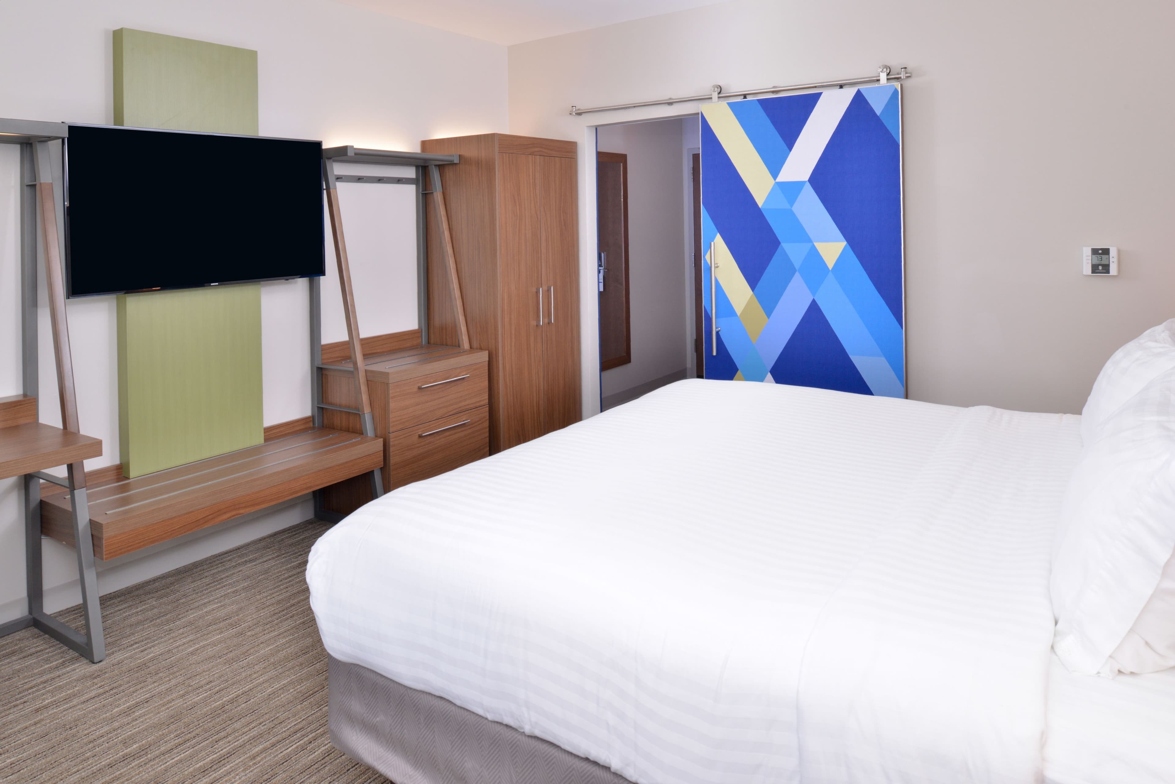 Holiday Inn Express & Suites Madison — 7