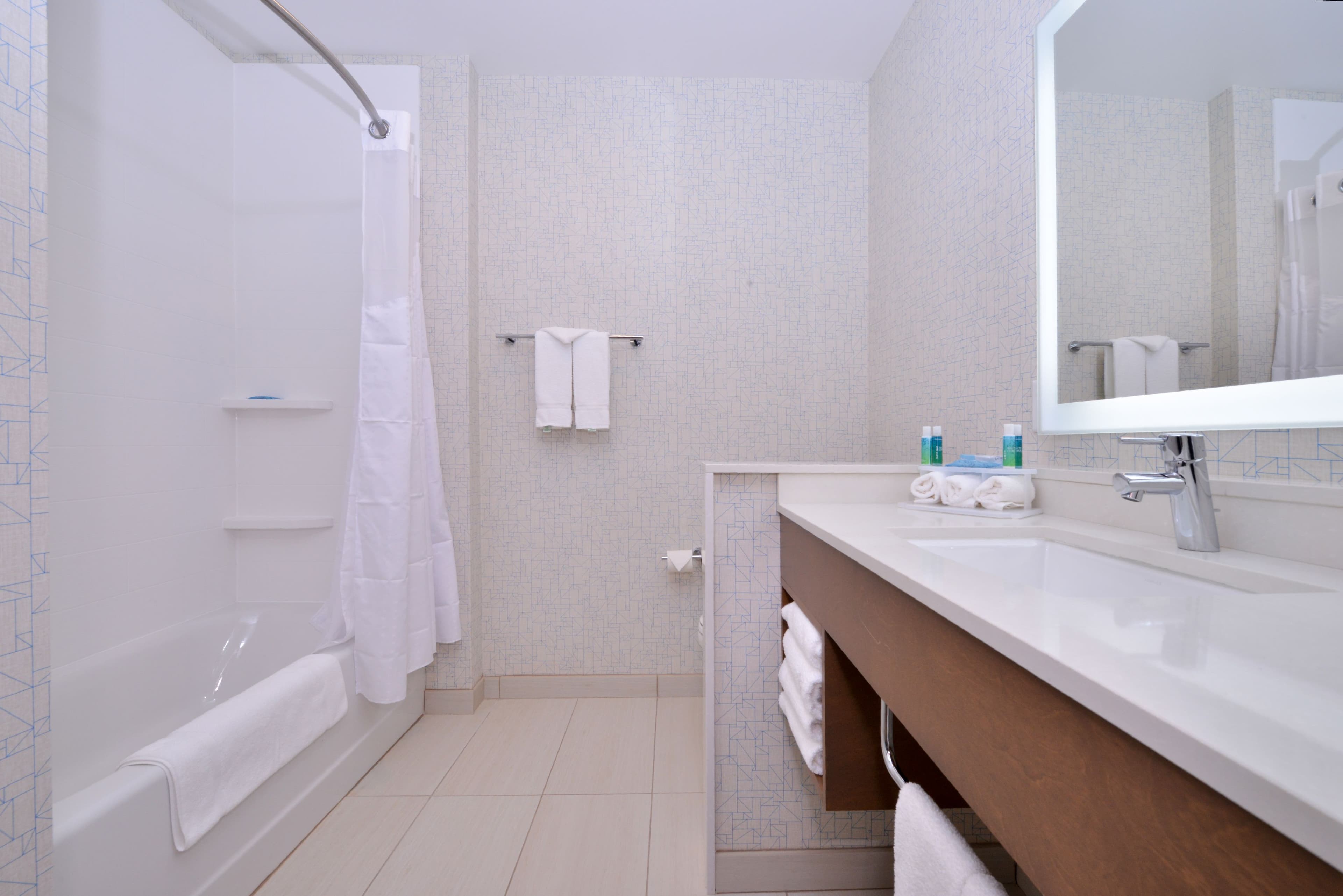 Holiday Inn Express & Suites Madison — 14