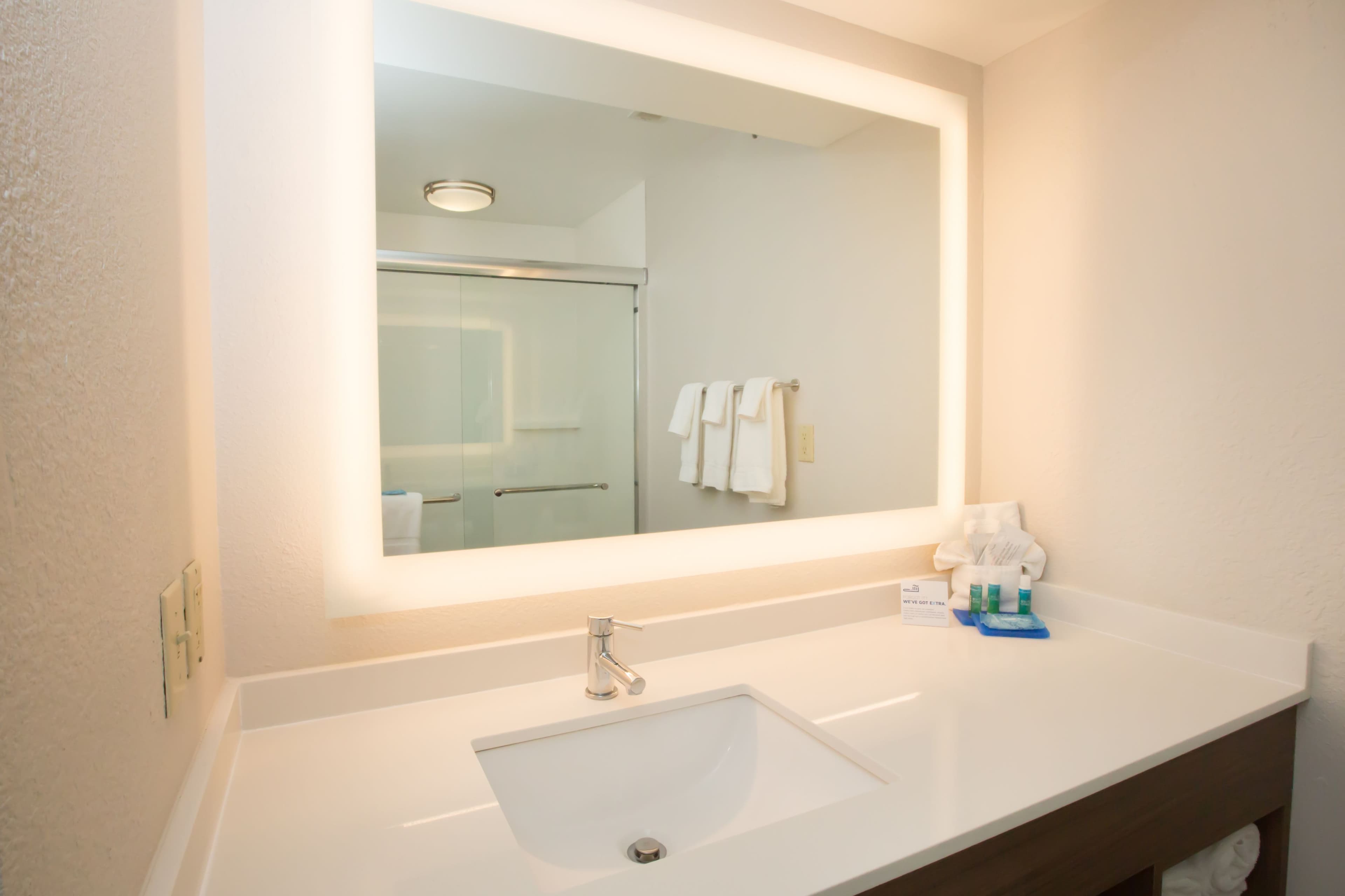 Holiday Inn Express & Suites Madison — 10