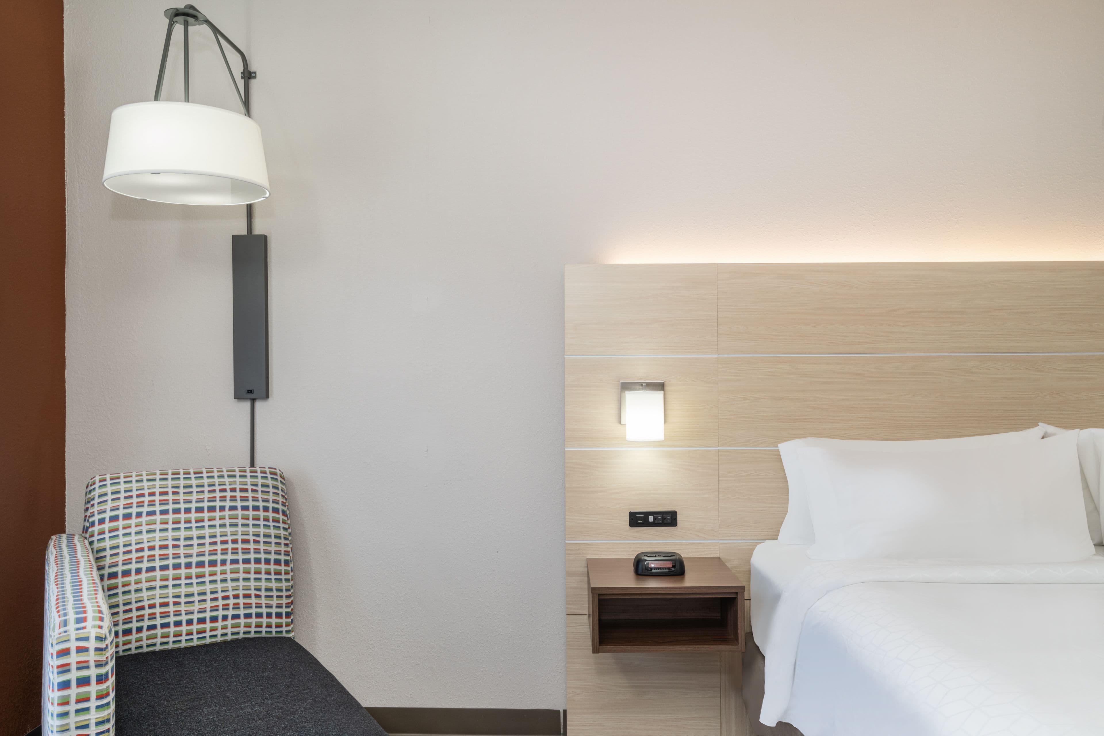 Holiday Inn Express & Suites Magee — 8