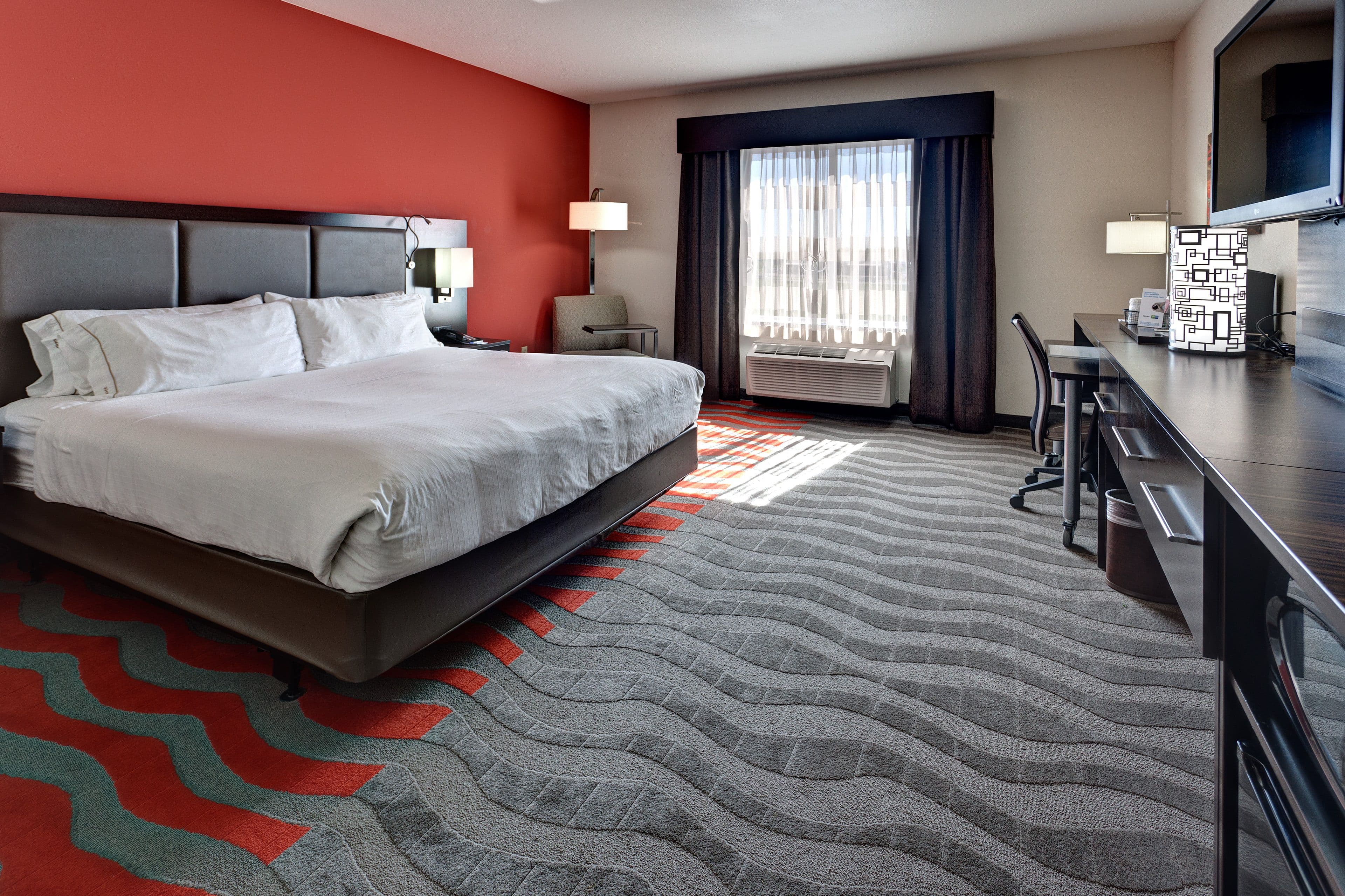 Holiday Inn Express & Suites Wichita Northwest Maize K-96 - Image 4