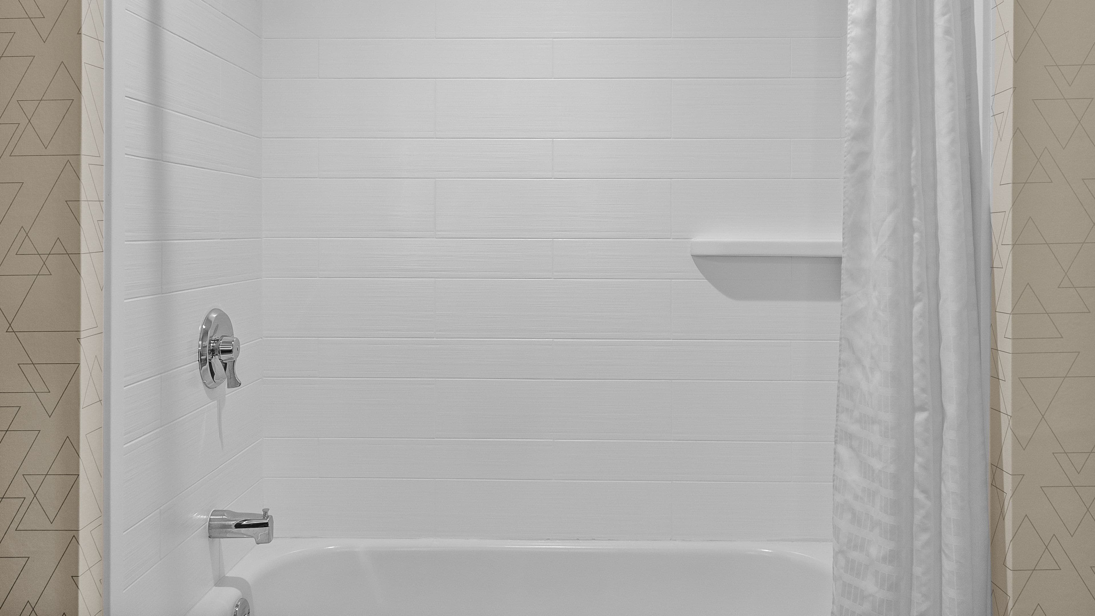 Holiday Inn Express & Suites Manchester-Airport — 13