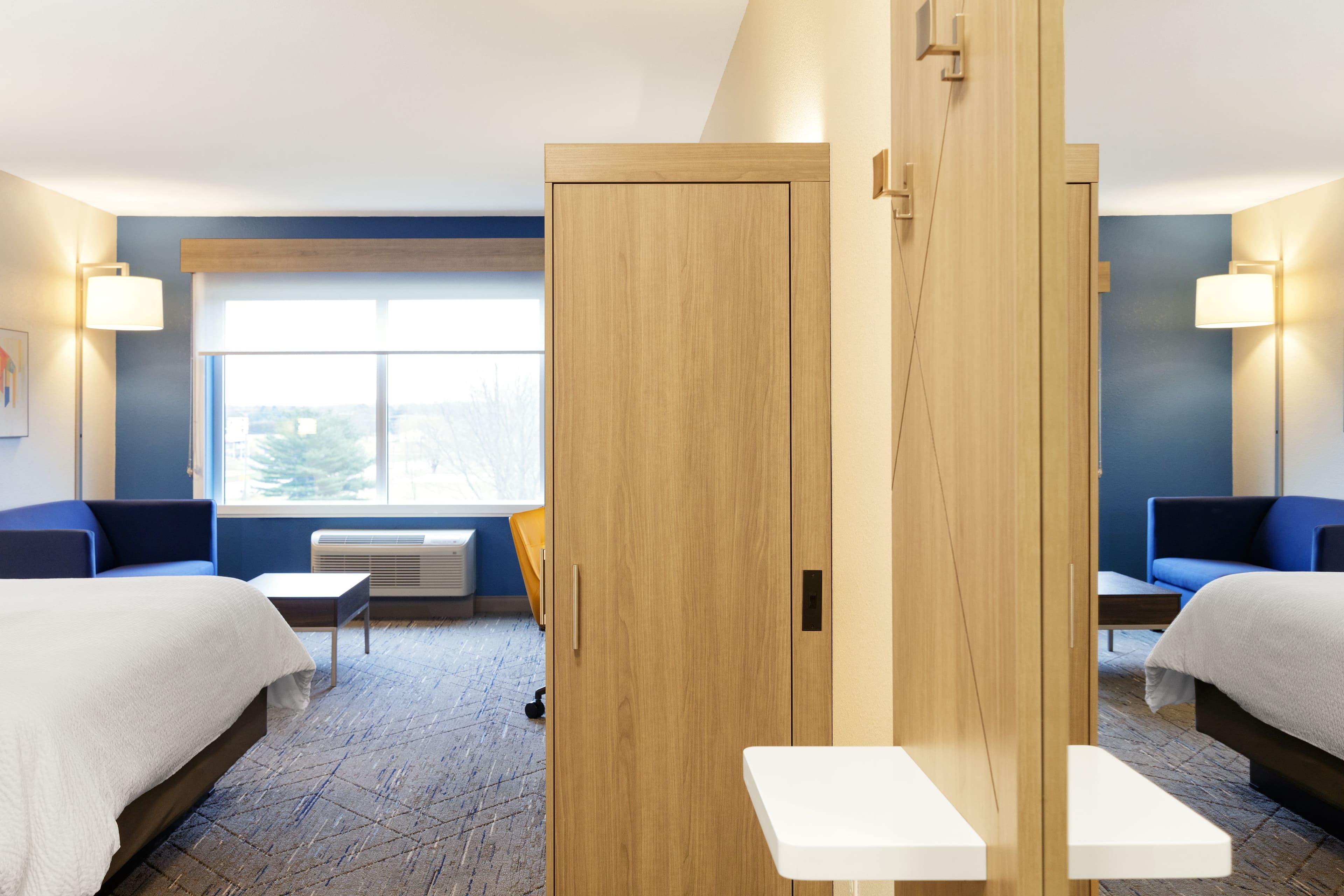 Holiday Inn Express & Suites Manteca City Center — 8