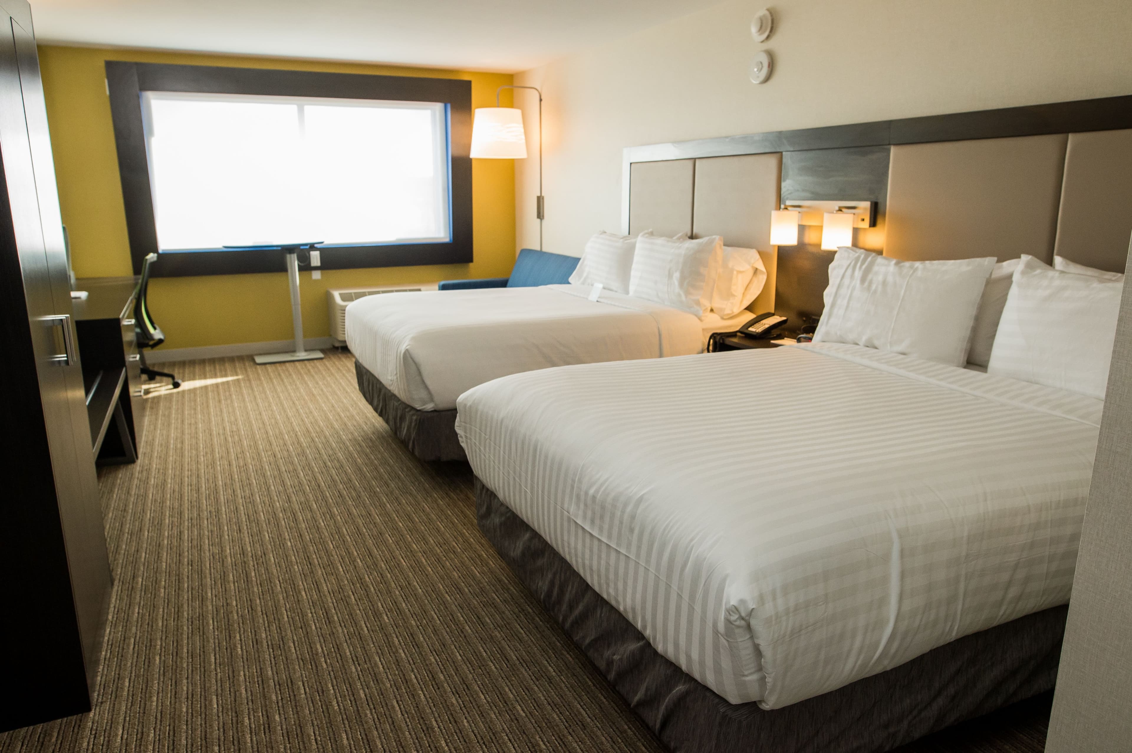 Holiday Inn Express & Suites Marietta — 12