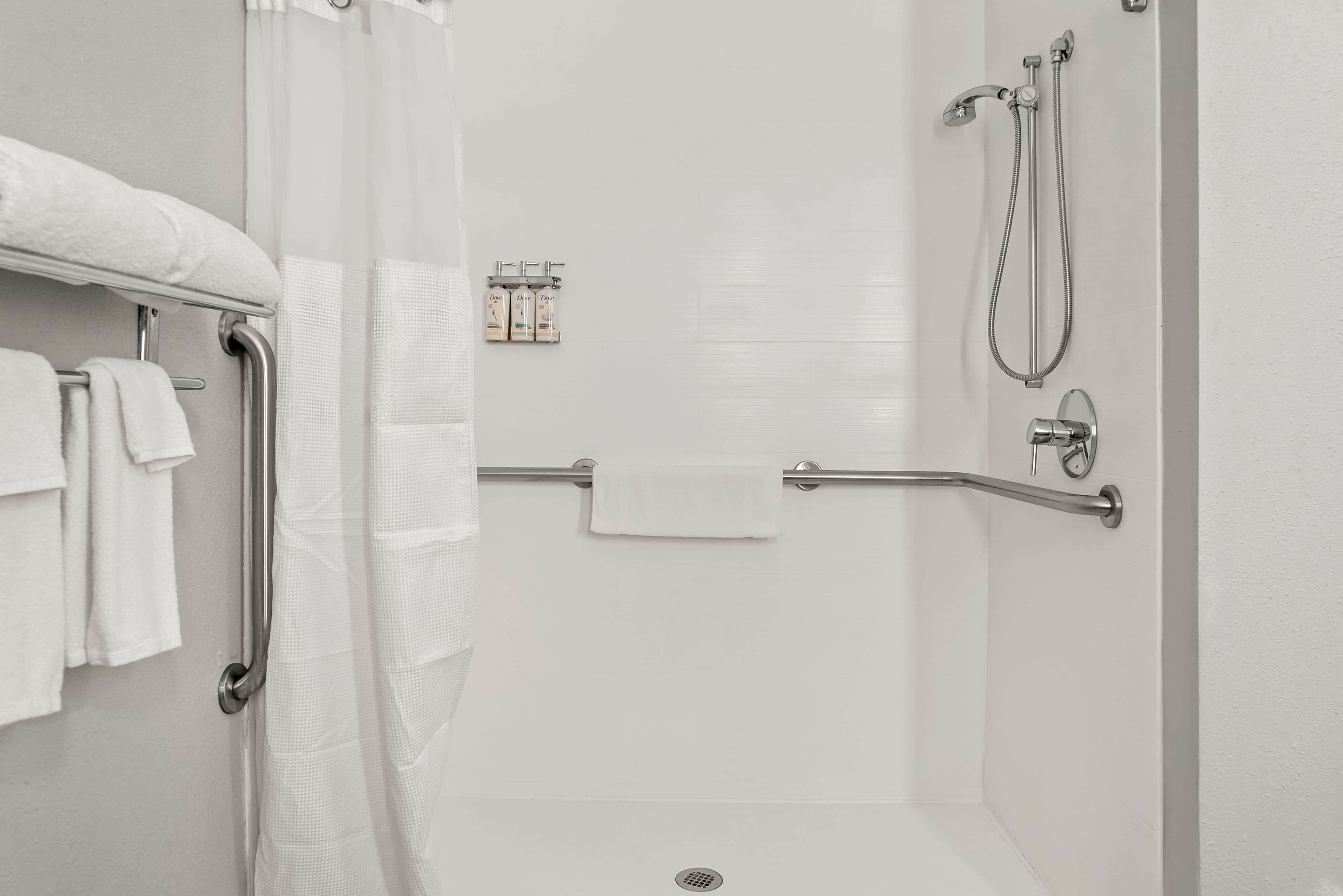Holiday Inn Express & Suites Marion — 32
