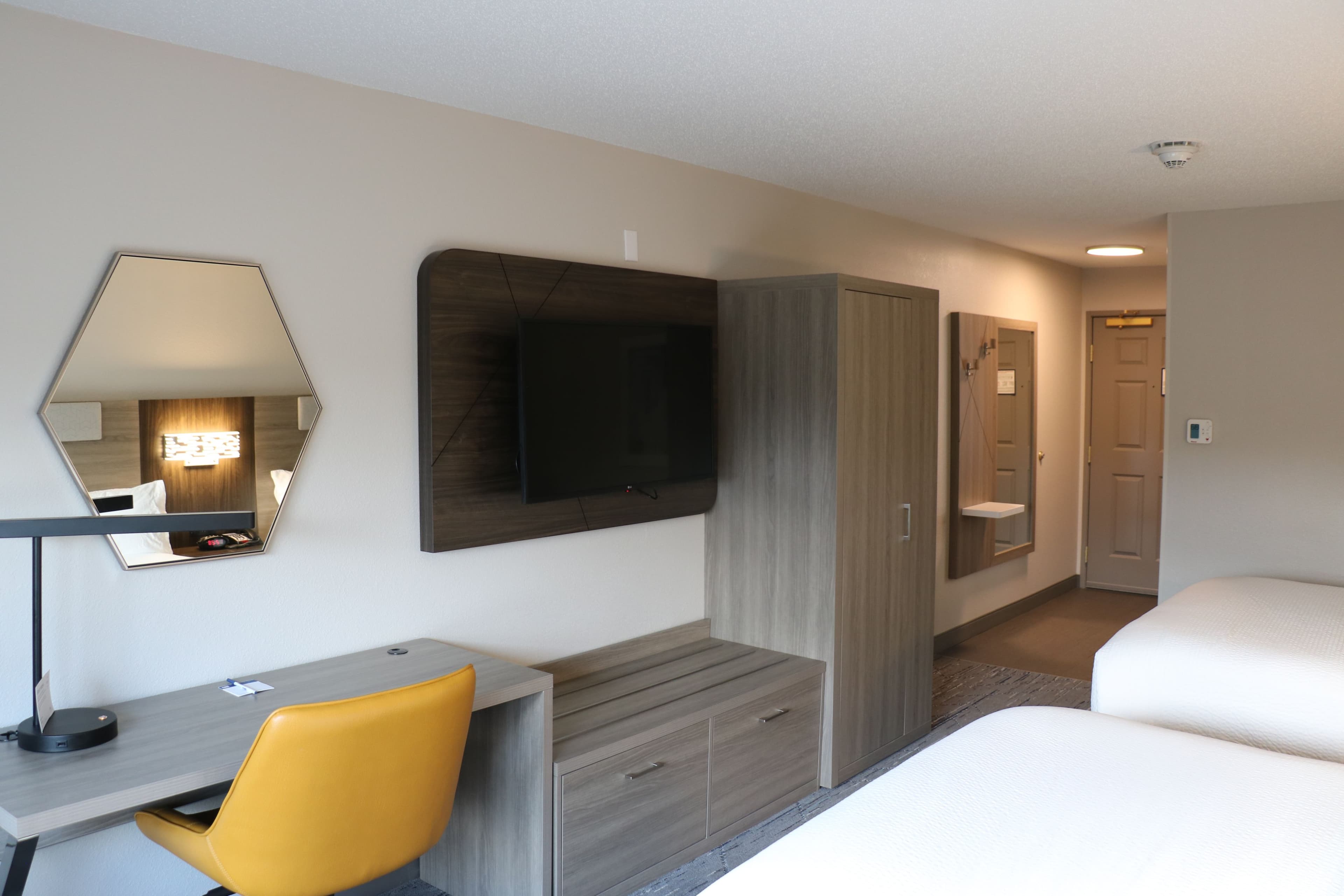 Holiday Inn Express & Suites Marquette — 42