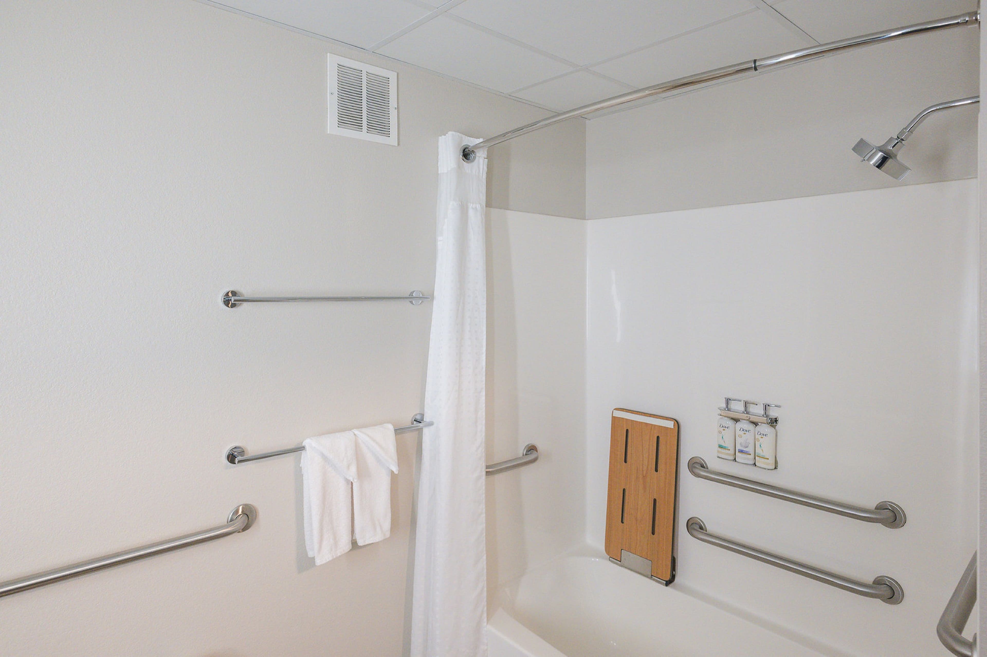 Holiday Inn Express & Suites Marquette — 38