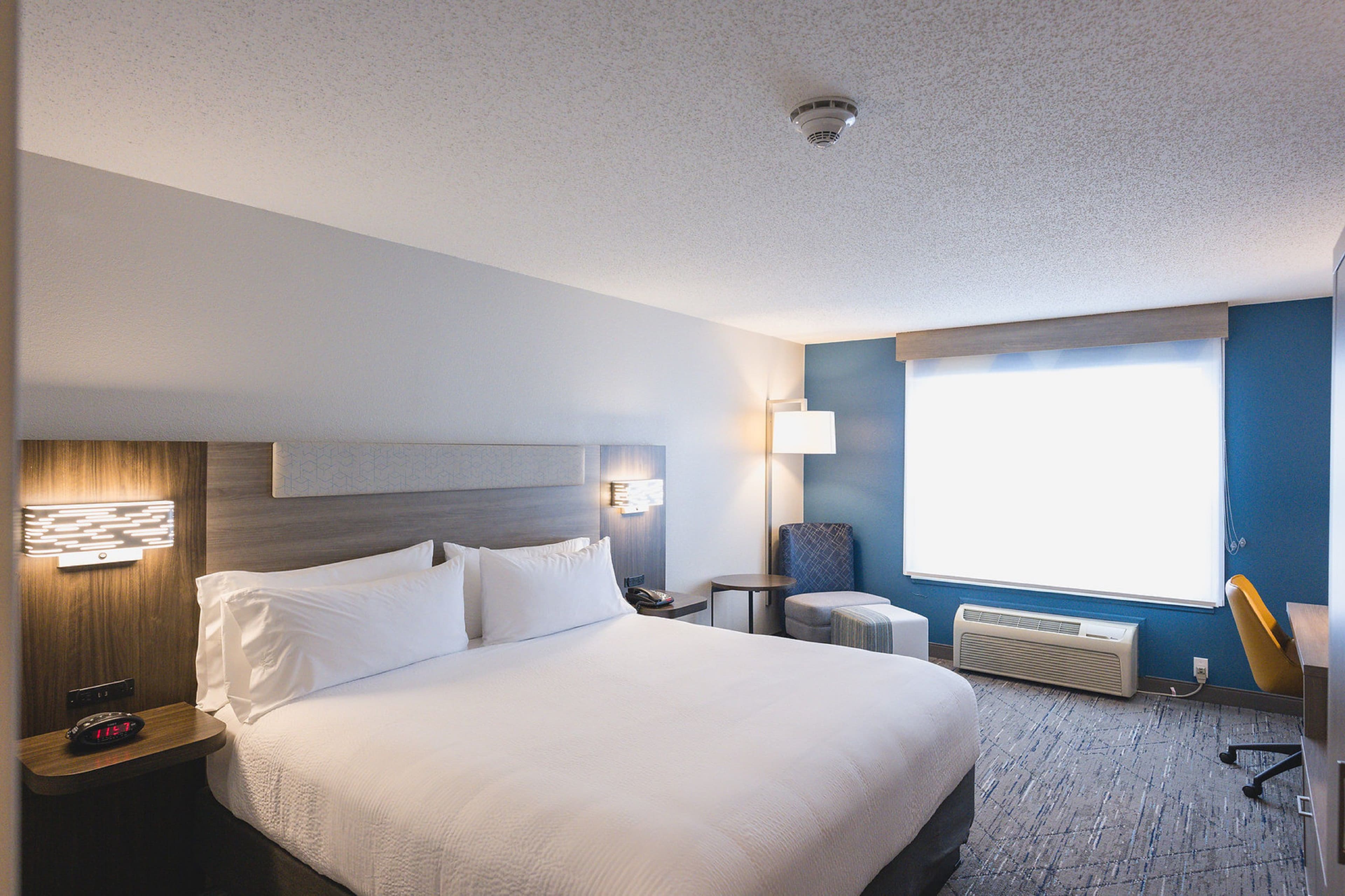 Holiday Inn Express & Suites Marquette — 13