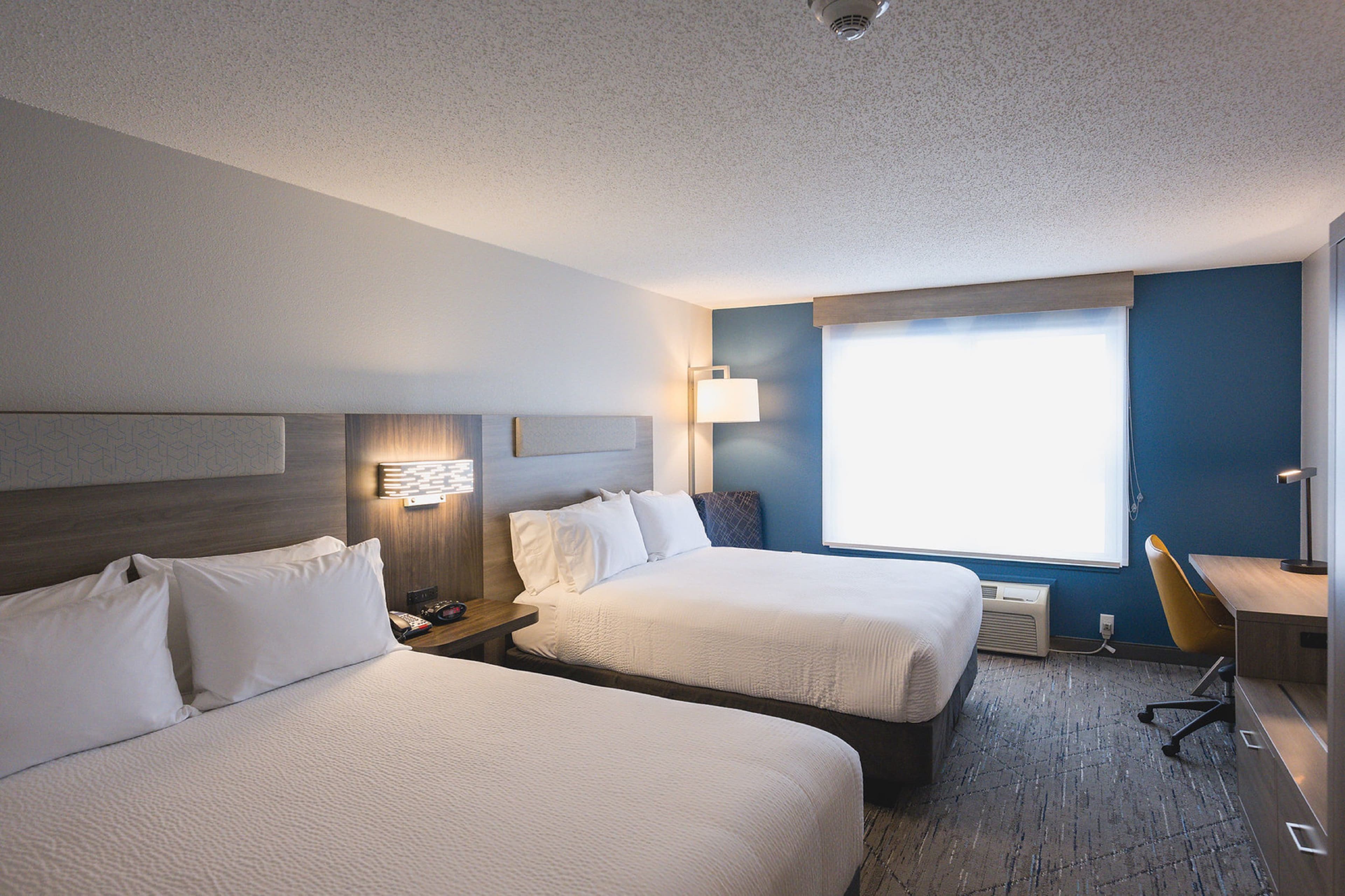 Holiday Inn Express & Suites Marquette — 44