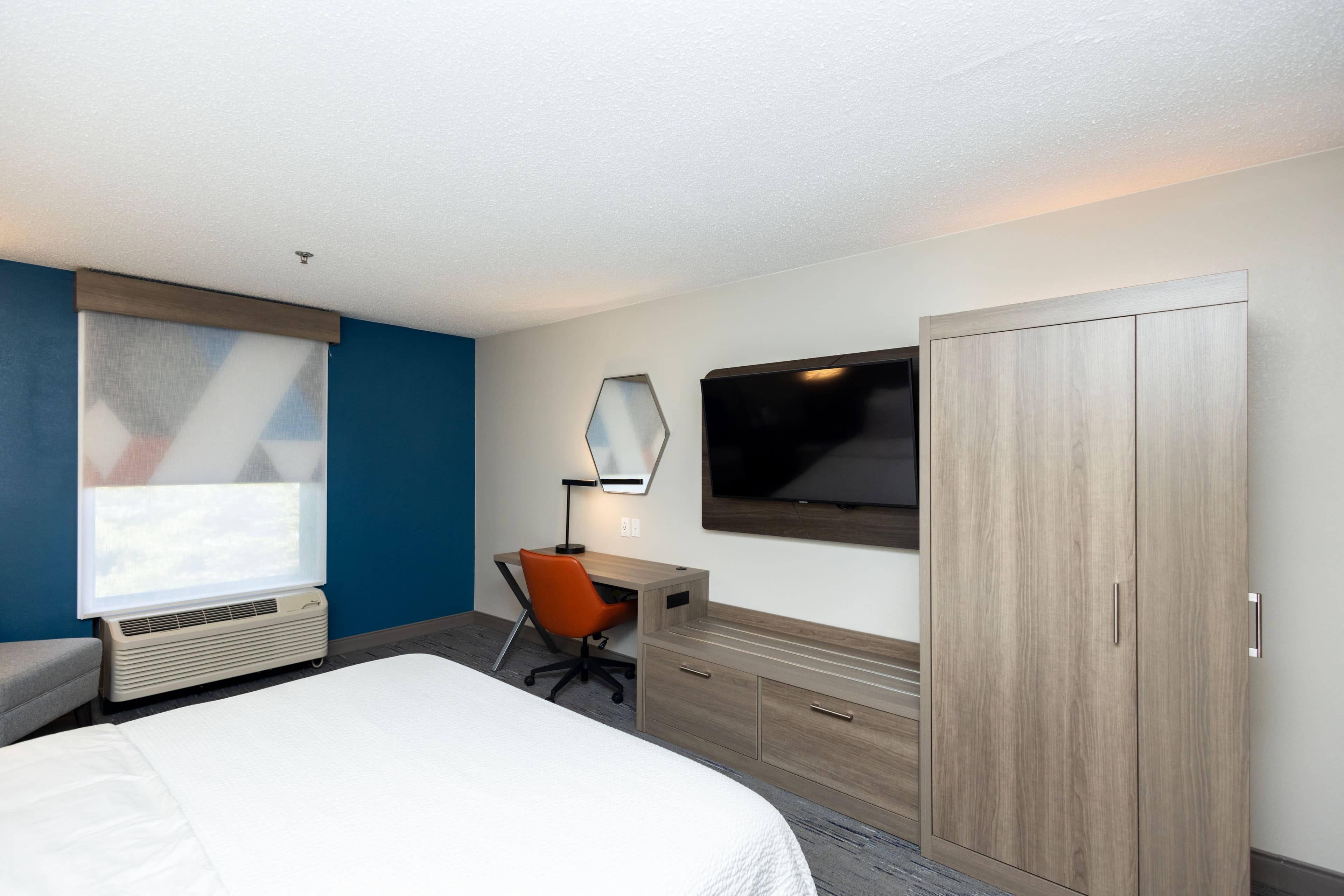 Holiday Inn Express & Suites Marysville — 7
