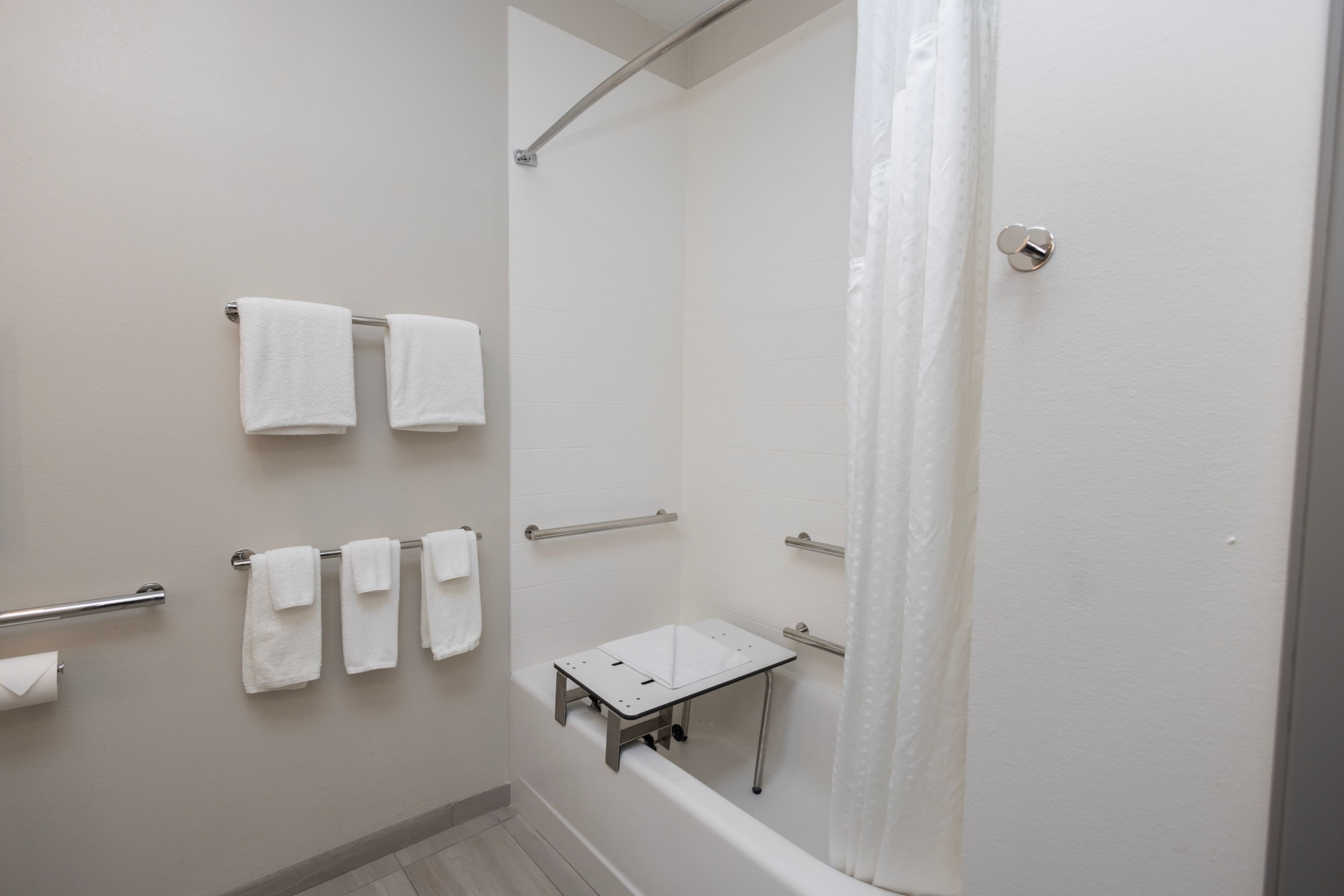 Holiday Inn Express & Suites Marysville — 13