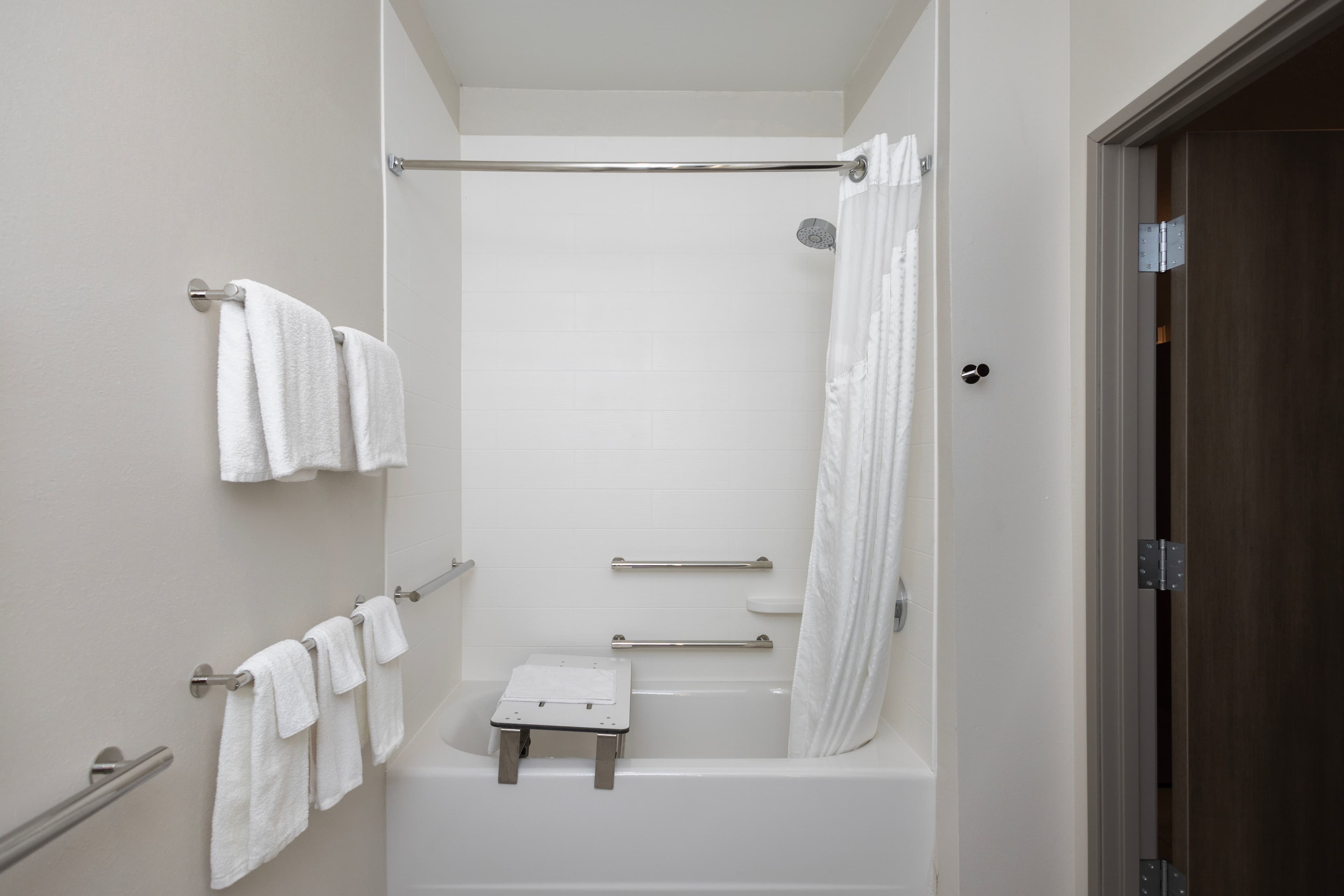 Holiday Inn Express & Suites Marysville — 16