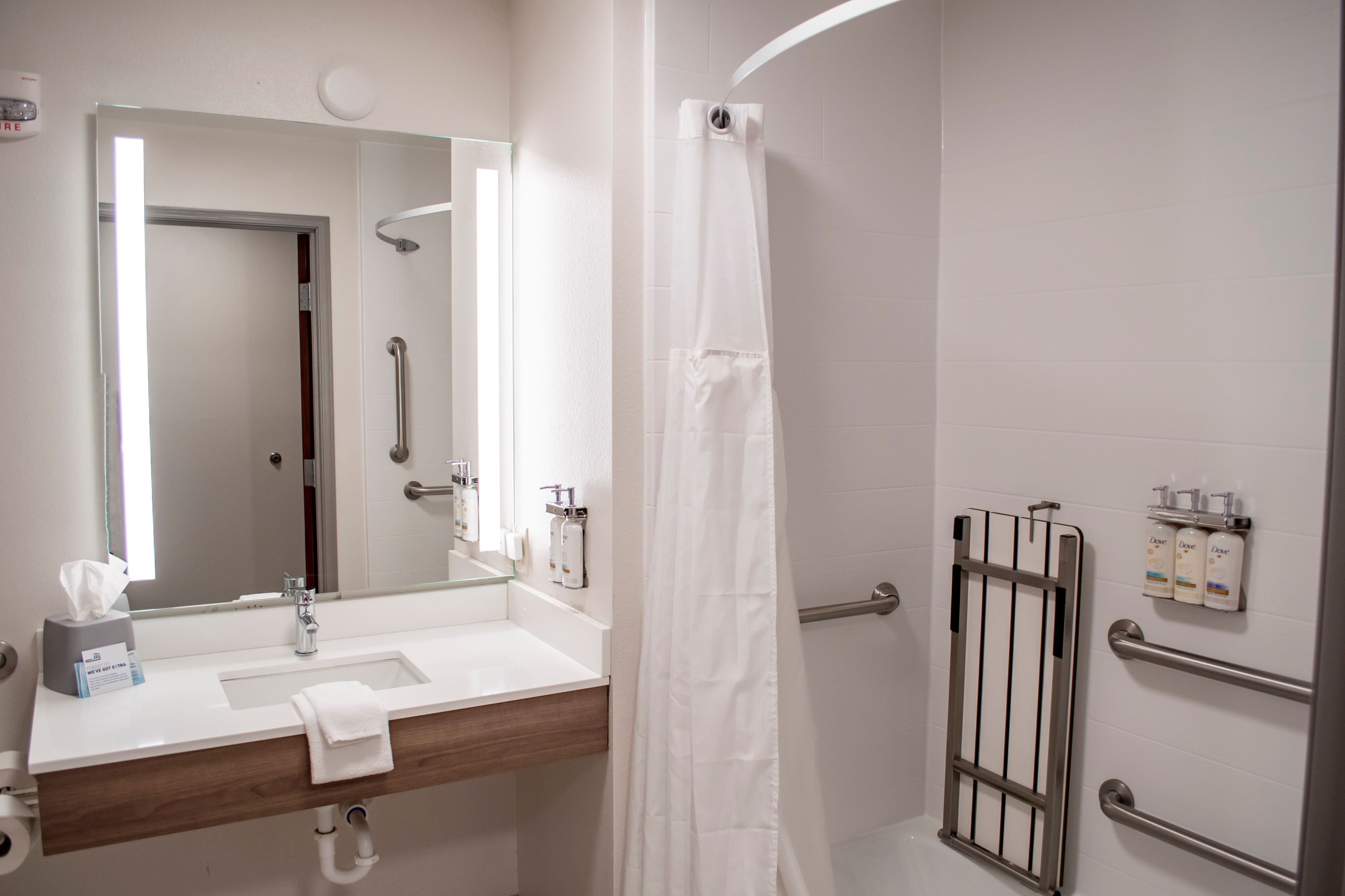 Holiday Inn Express & Suites Mason City — 23