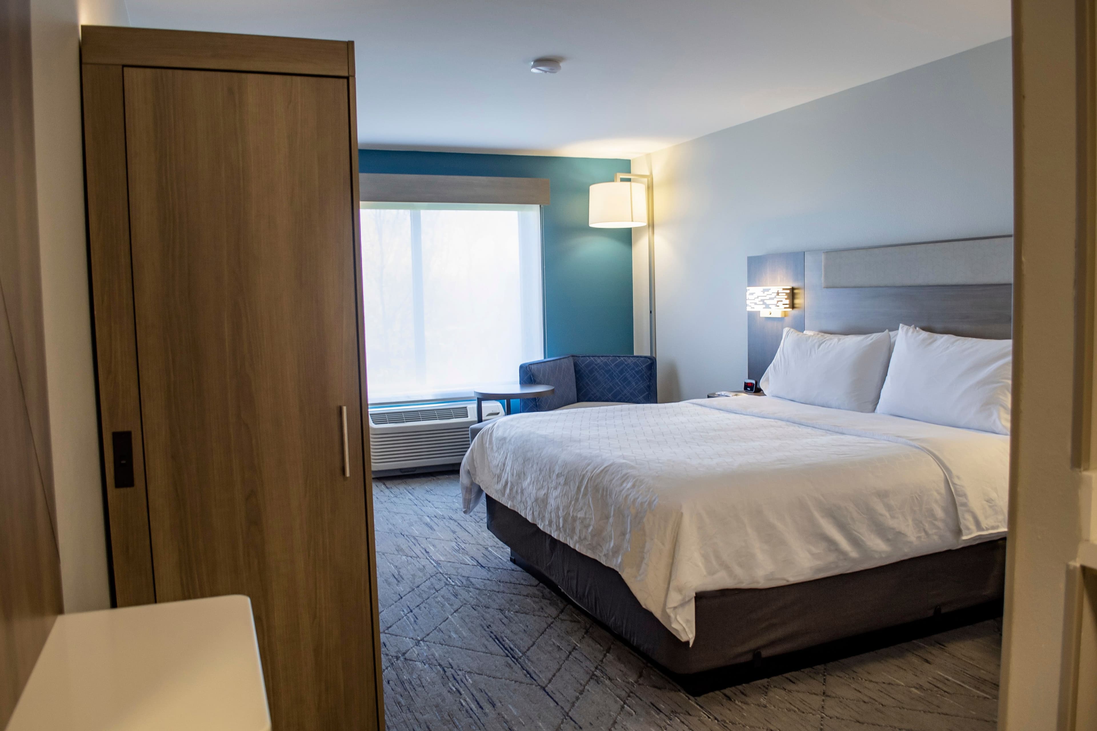 Holiday Inn Express & Suites Mason City — 8