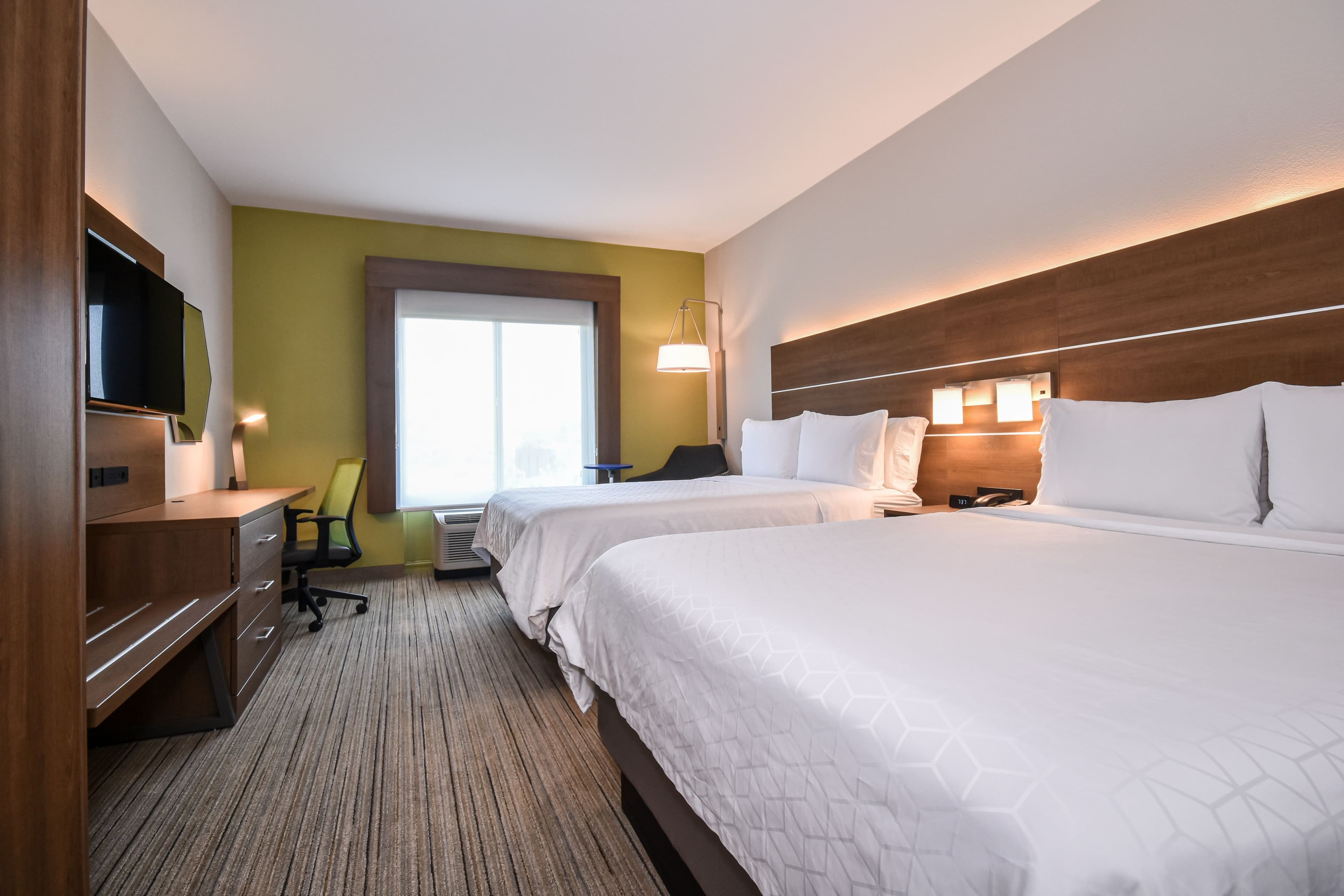 Holiday Inn Express & Suites Charlotte Southeast - Matthews — 2