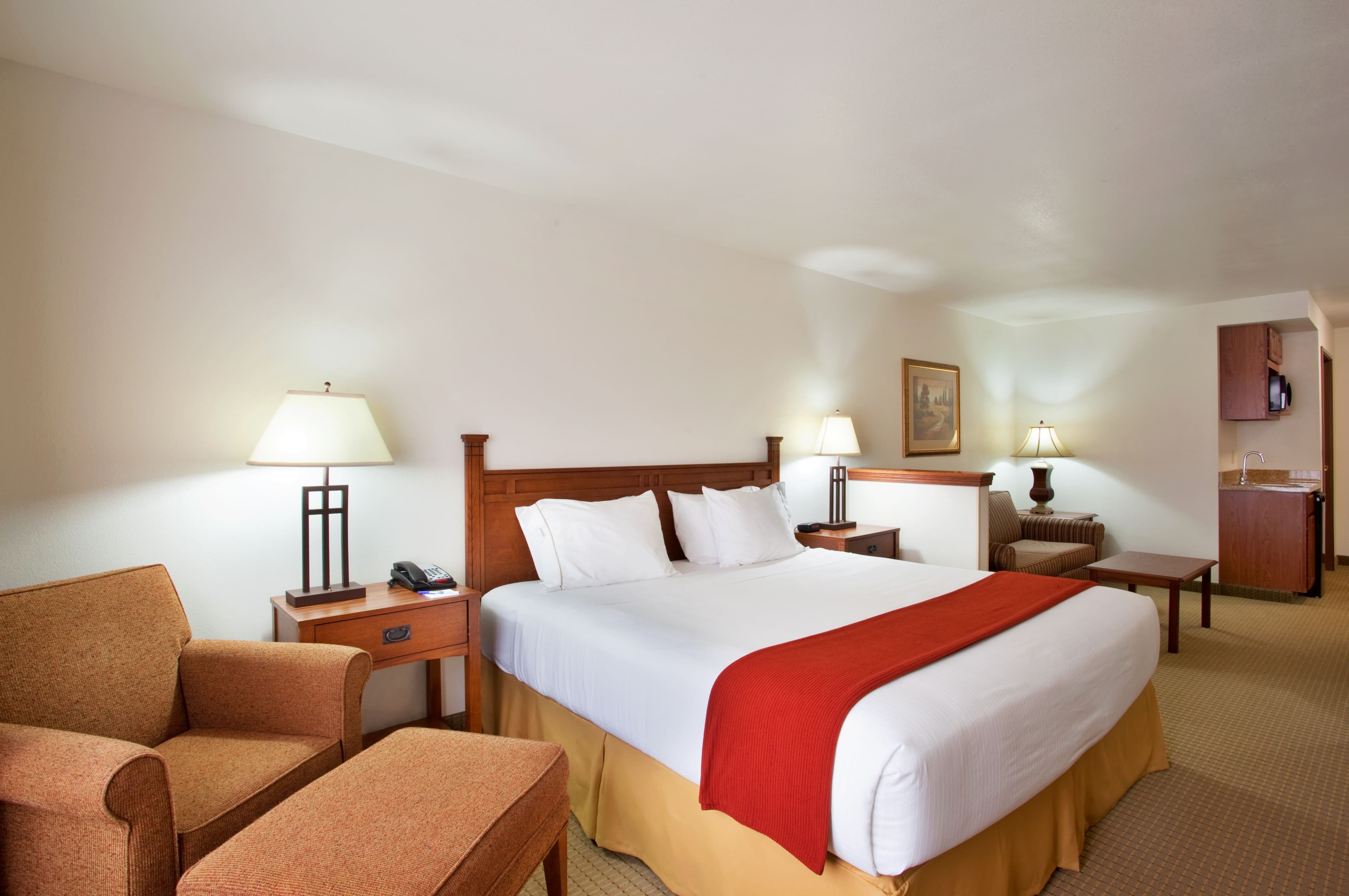 Holiday Inn Express & Suites Mattoon — 11