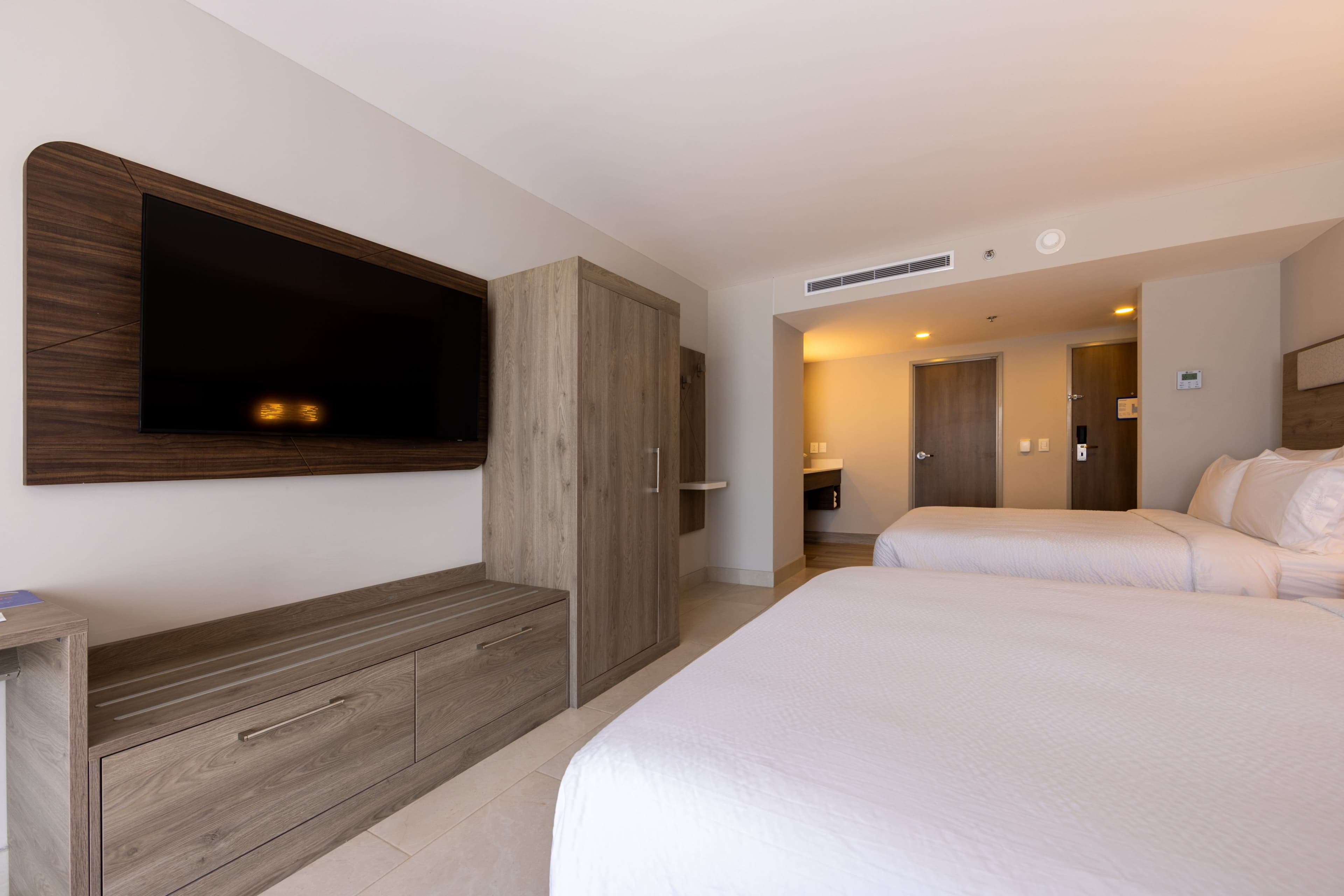 Holiday Inn Express & Suites Mazatlan — 13