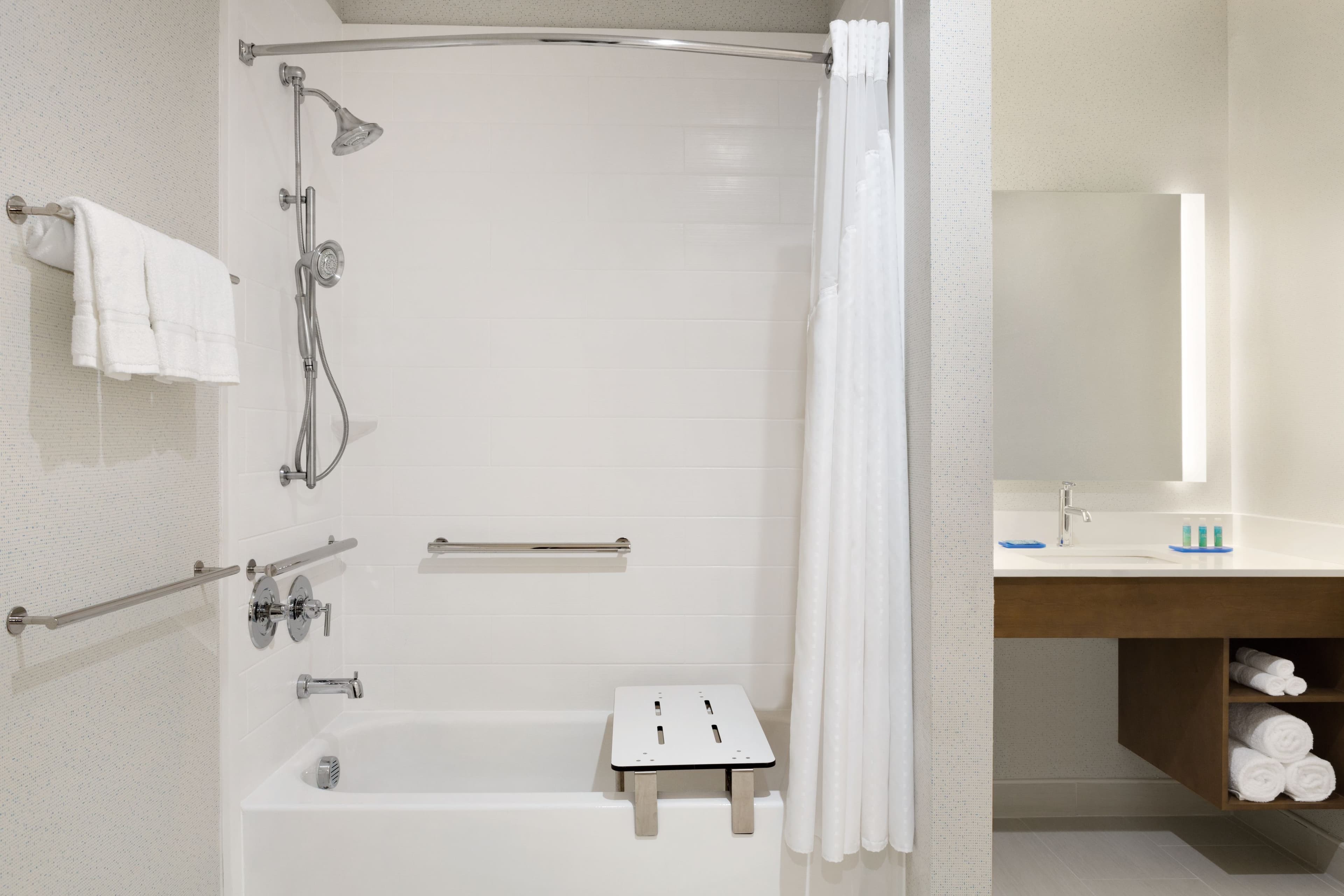 Holiday Inn Express & Suites McAllen - Medical Center Area — 8