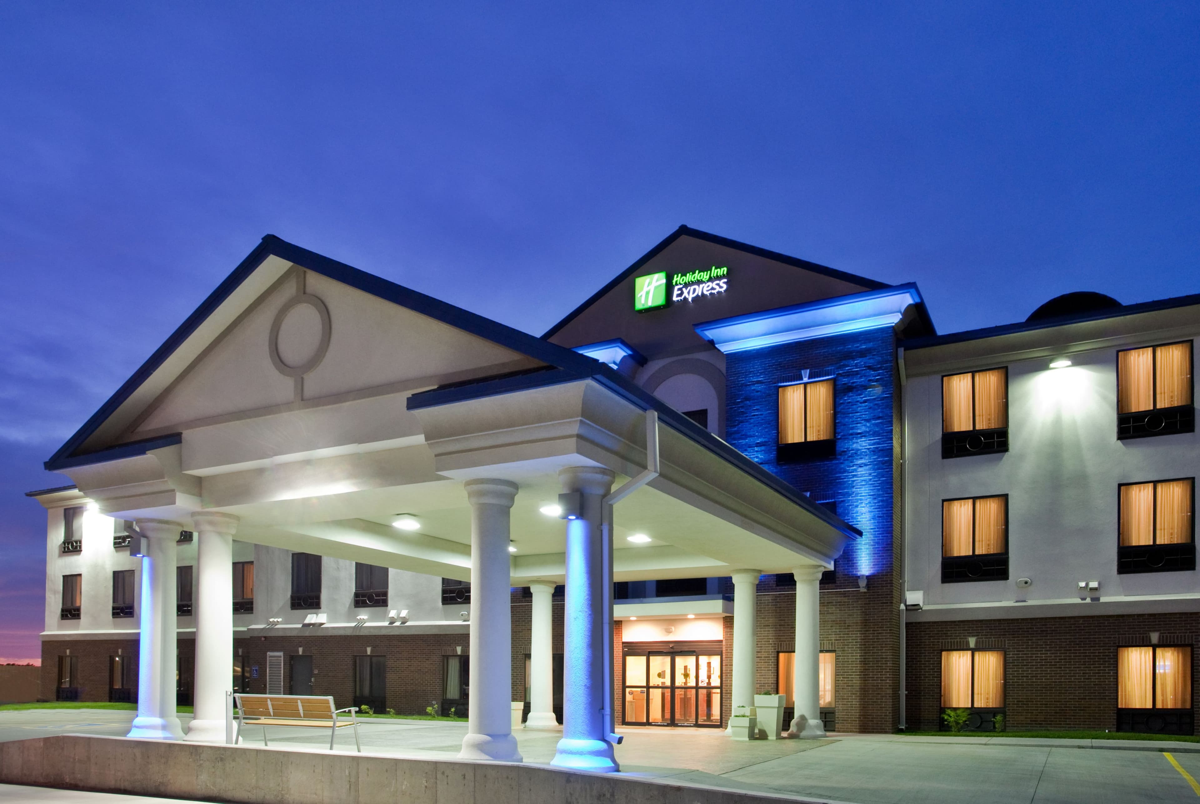 Holiday Inn Express & Suites McPherson