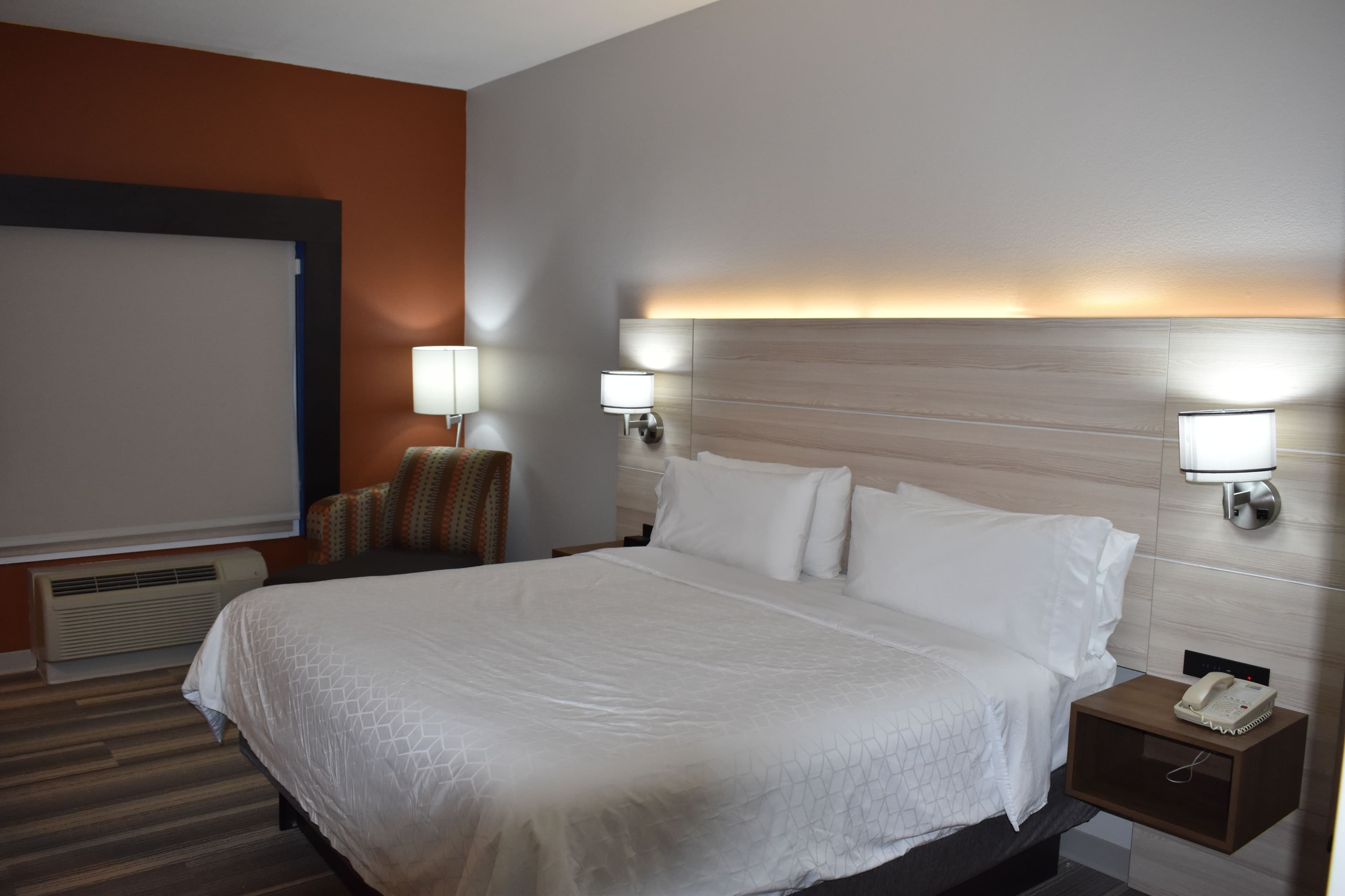 Holiday Inn Express & Suites McPherson — 4