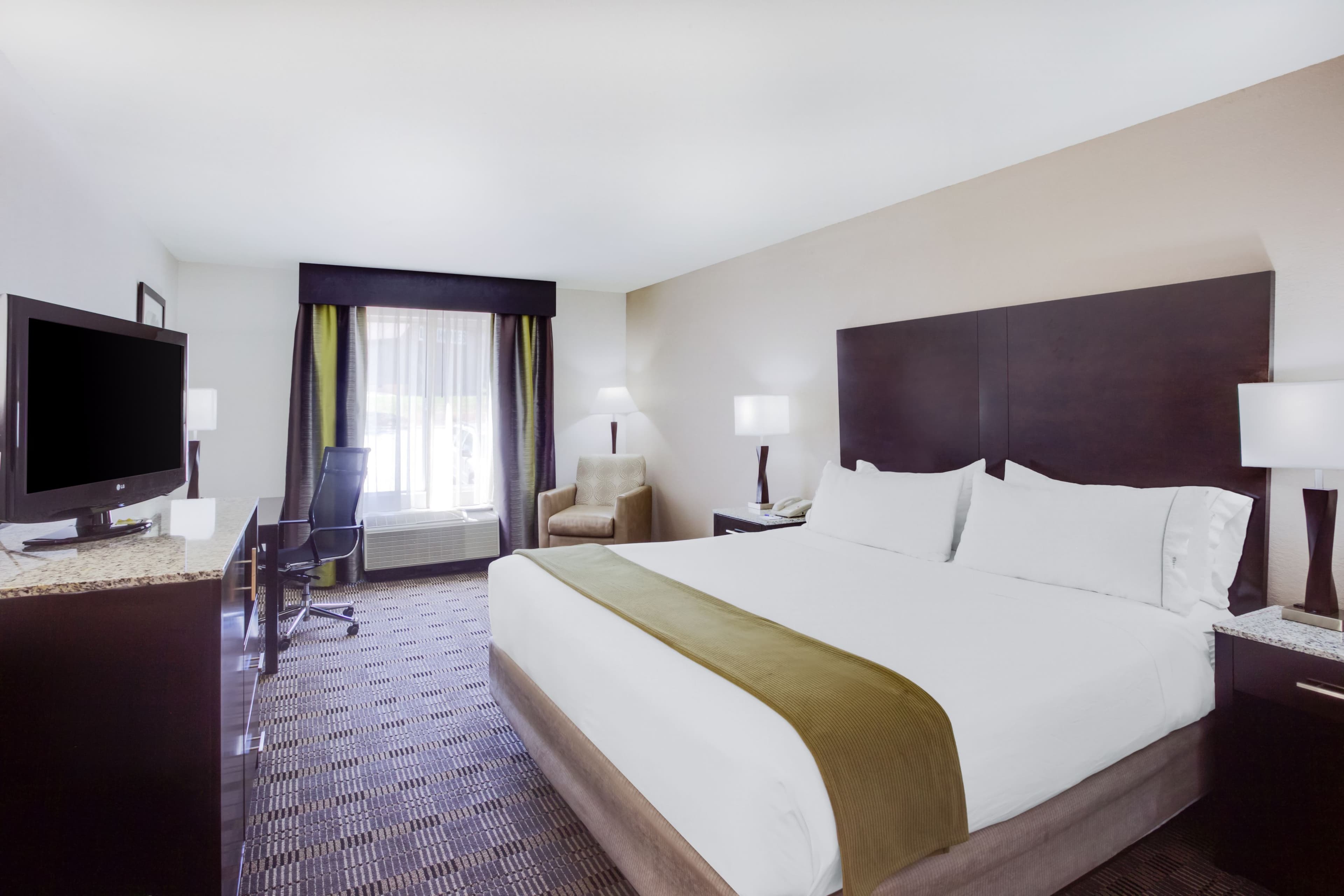Holiday Inn Express & Suites Mebane — 4