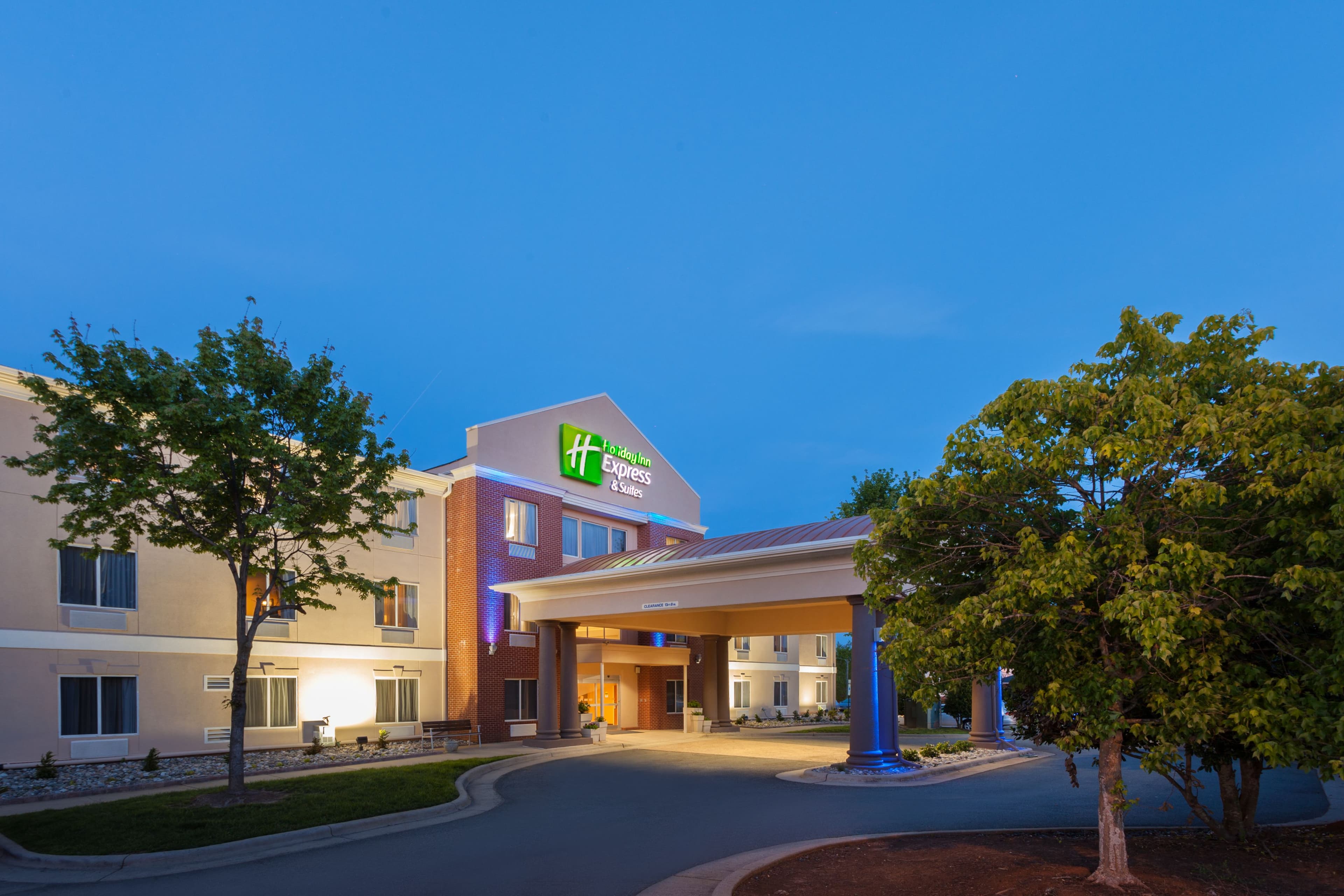 Holiday Inn Express & Suites Mebane