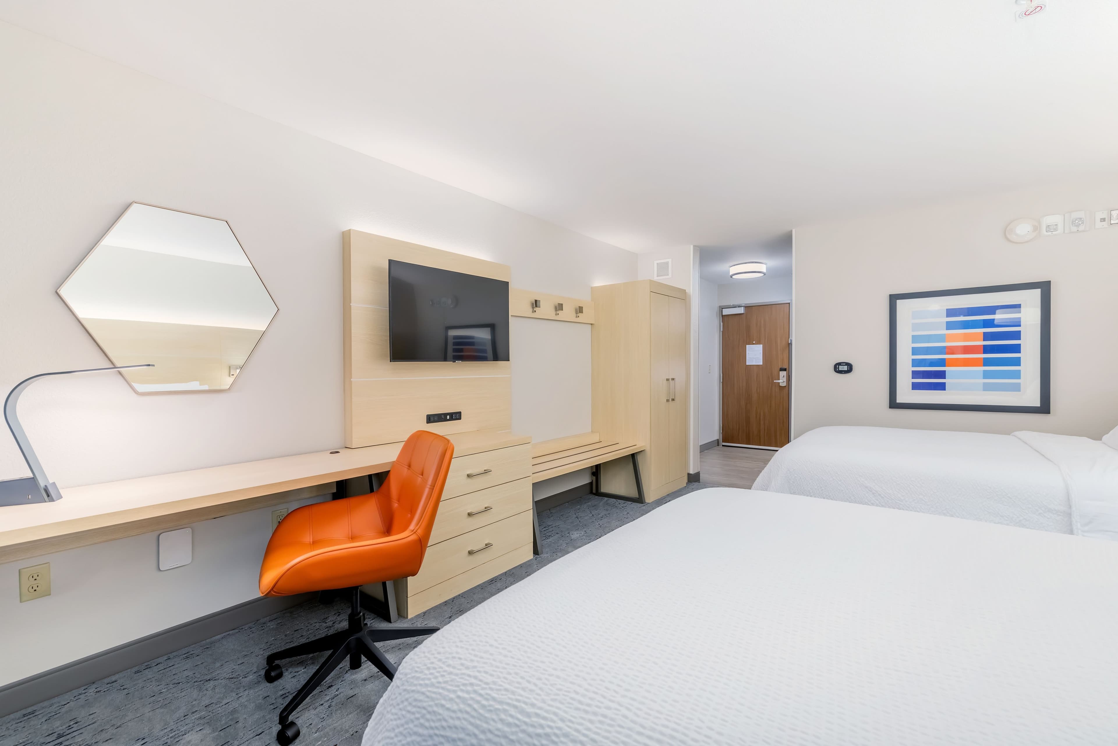 Holiday Inn Express & Suites Medford — 38