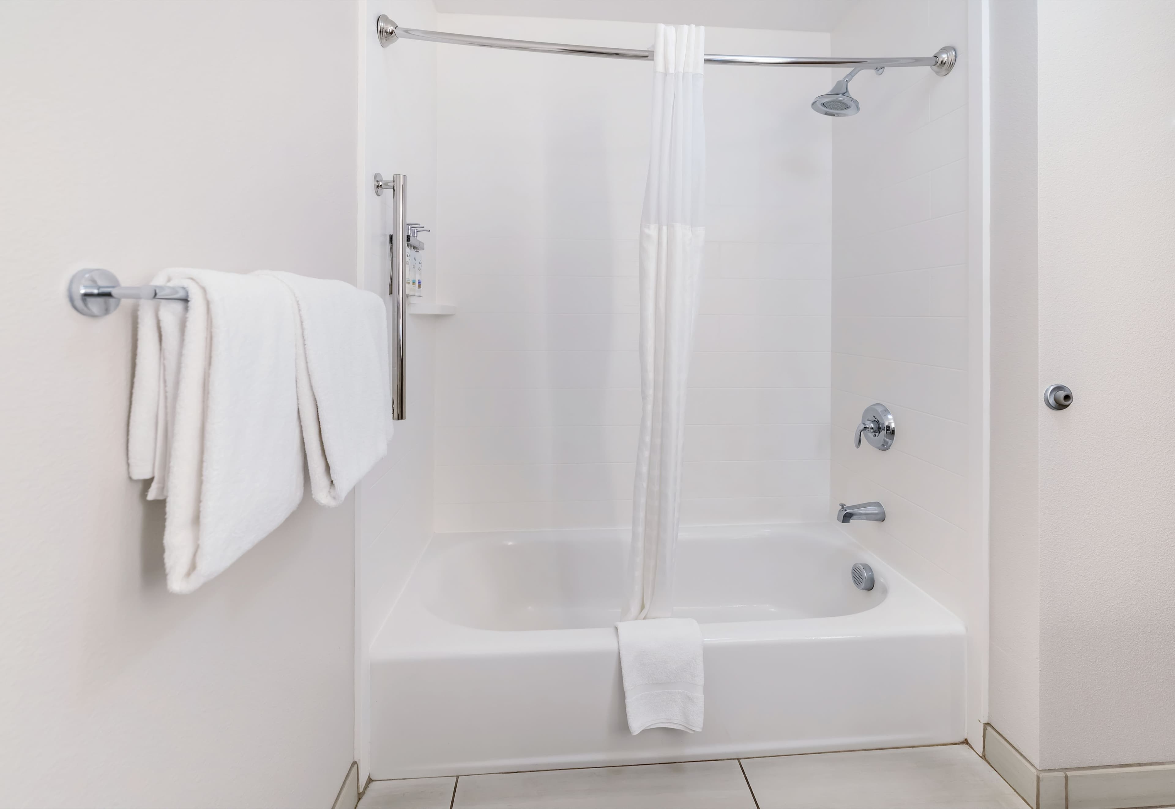 Holiday Inn Express & Suites Medford — 48