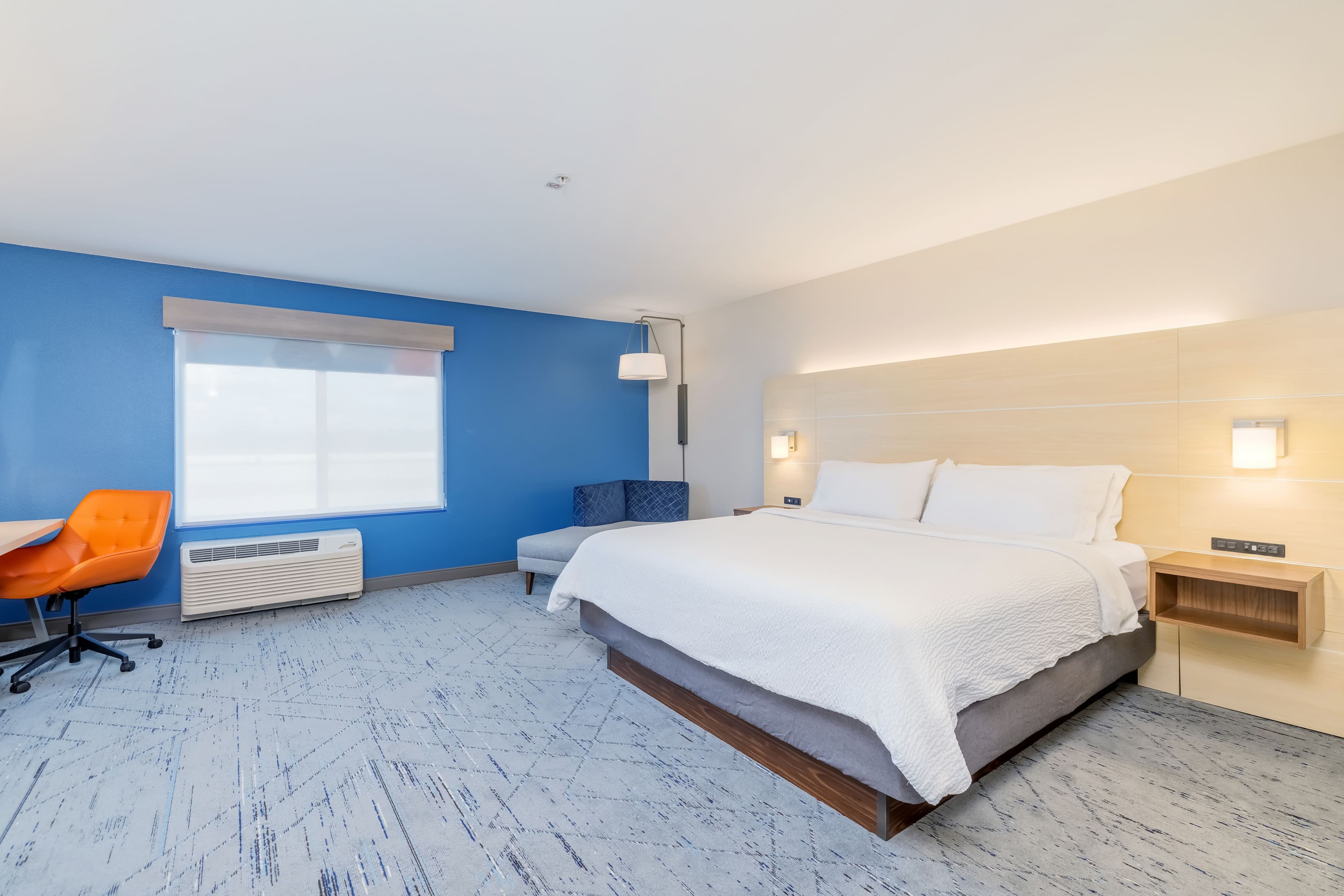 Holiday Inn Express & Suites Medford — 23