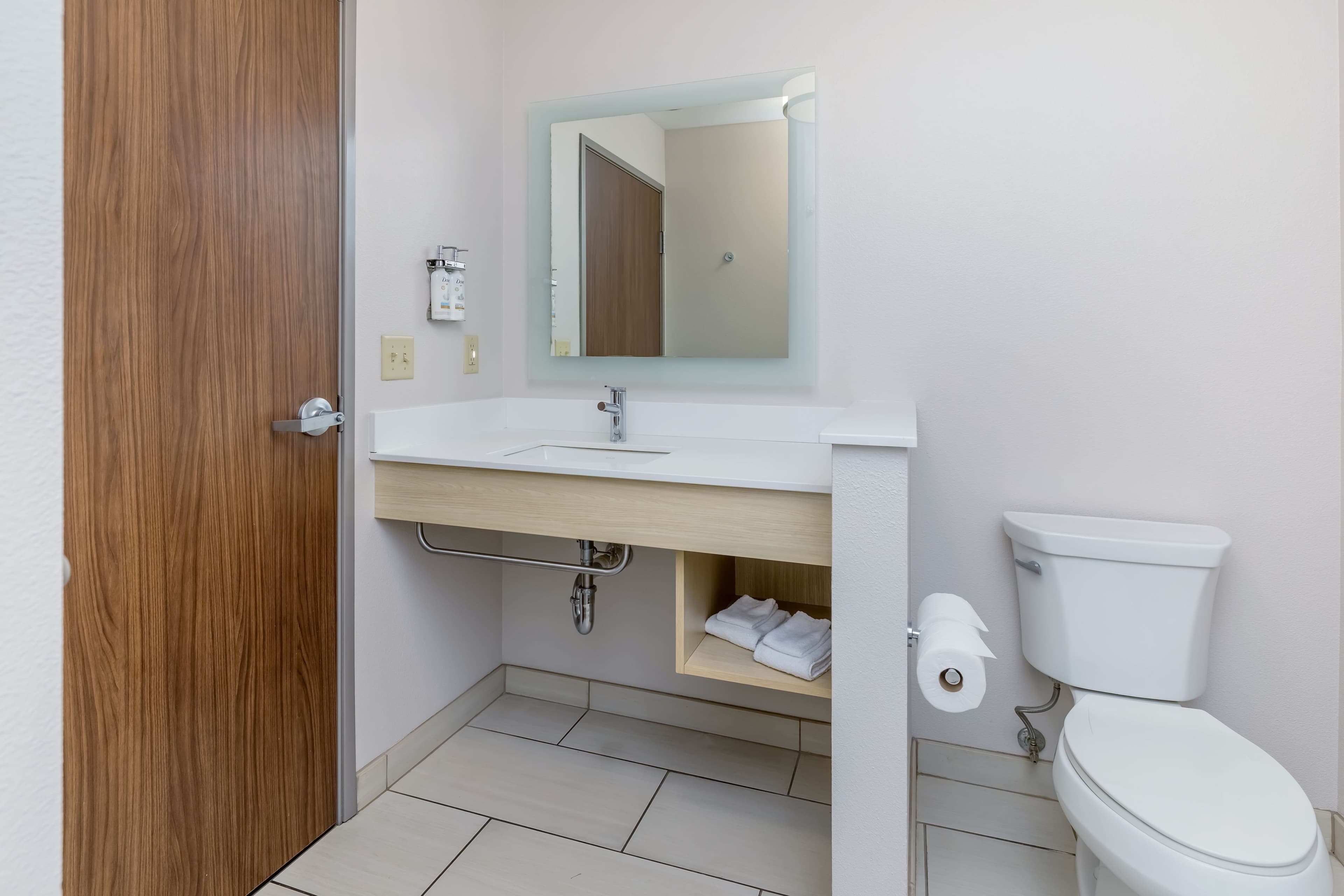 Holiday Inn Express & Suites Medford — 52