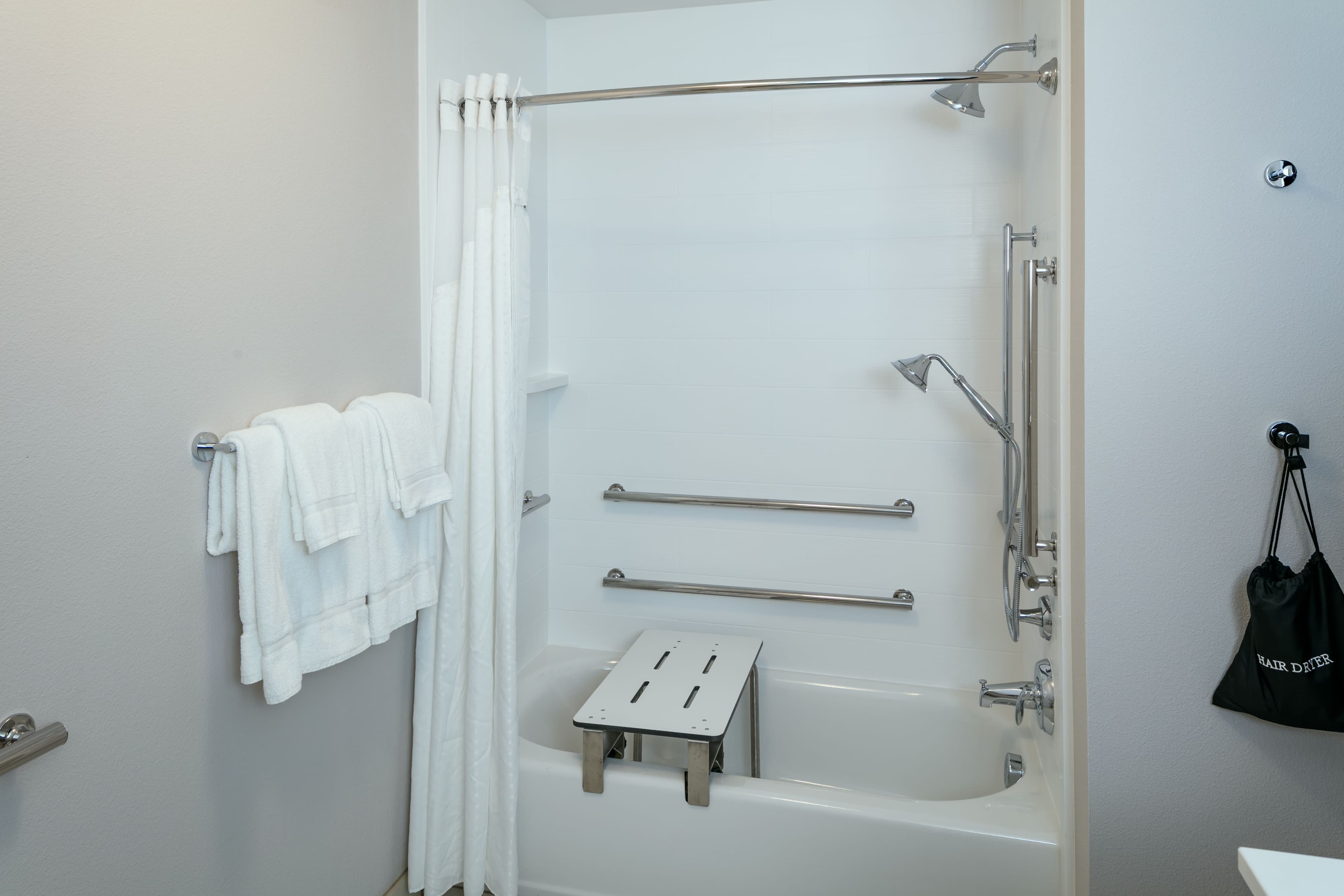 Holiday Inn Express & Suites Medford — 27