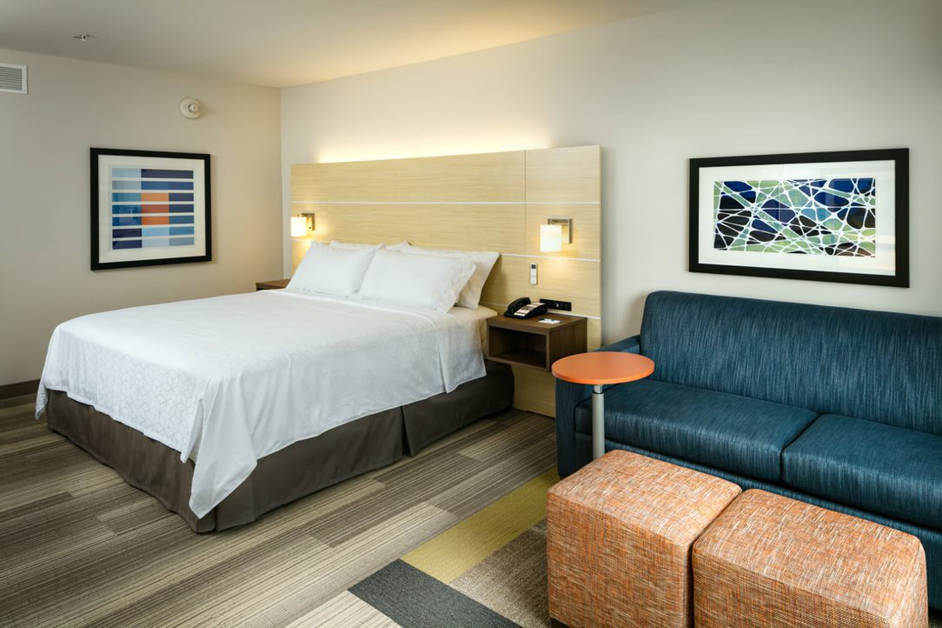 Holiday Inn Express & Suites Medford — 53