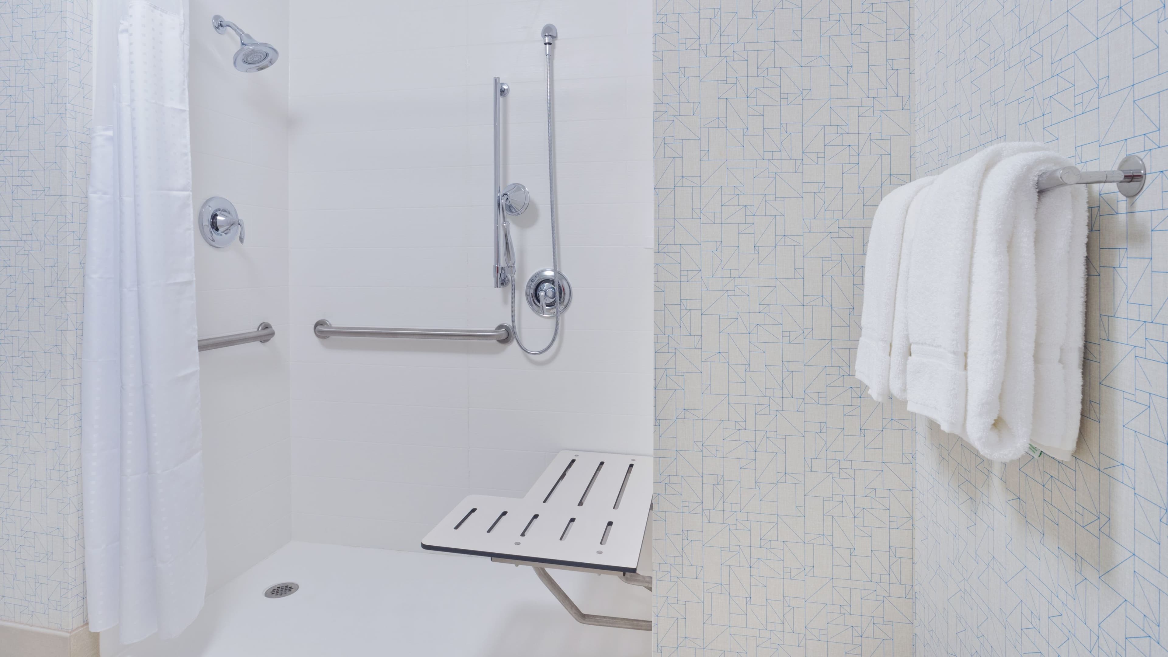 Holiday Inn Express & Suites Medina — 9